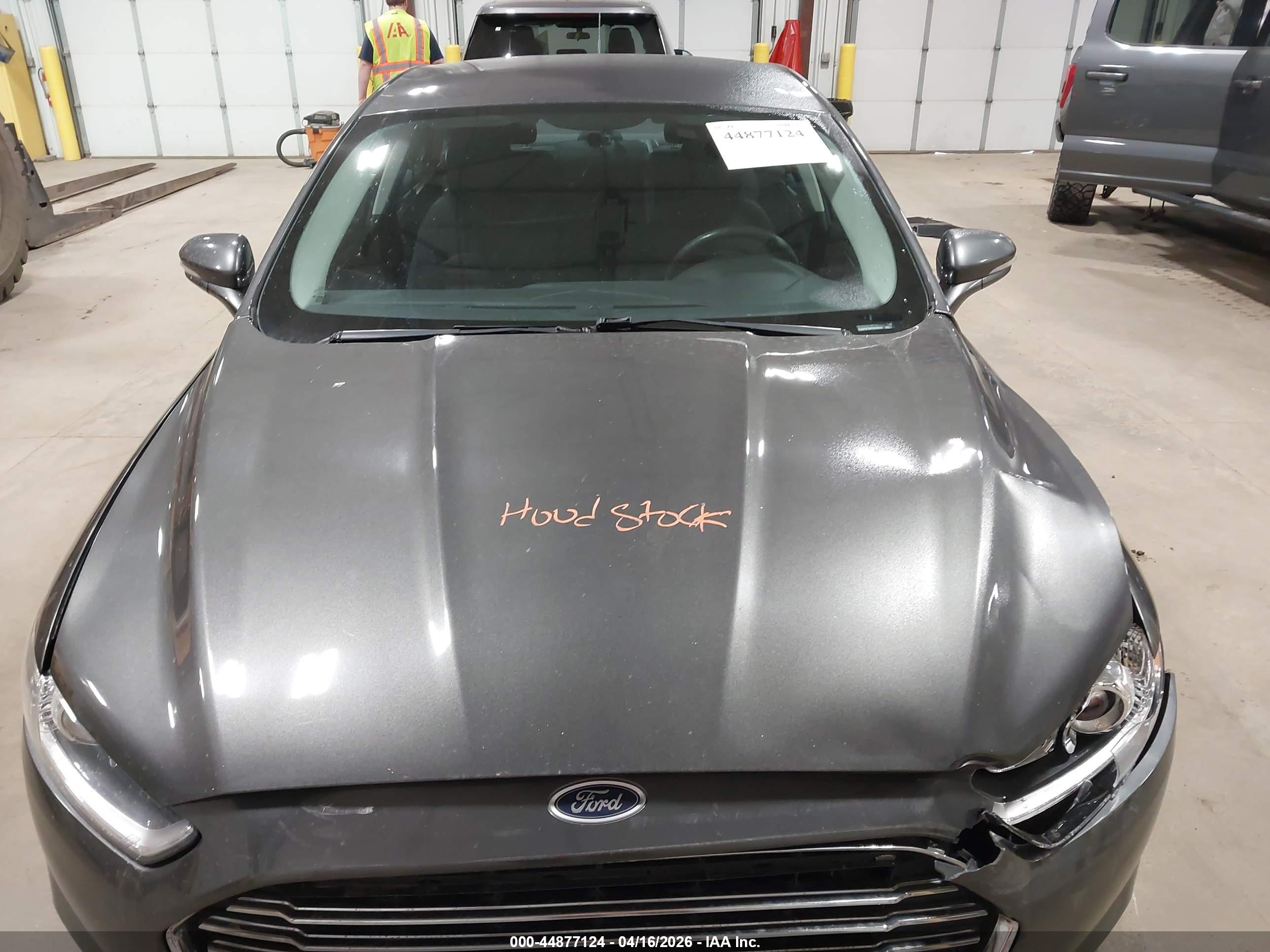 FORD FUSION image 10