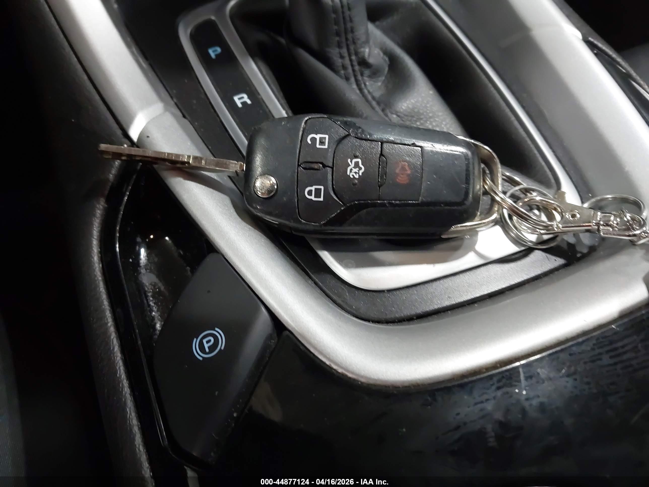 FORD FUSION image 11