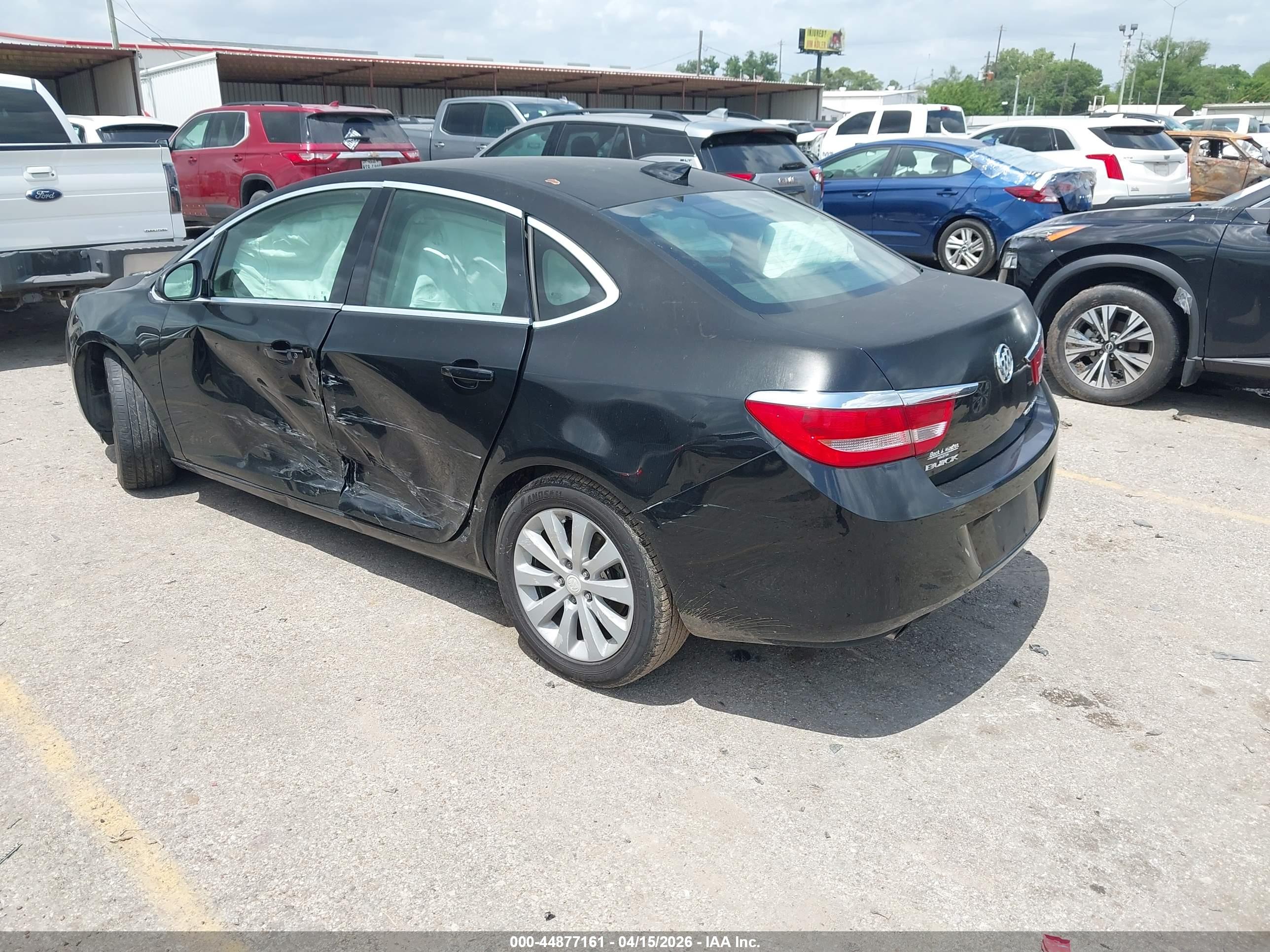 BUICK VERANO image 3