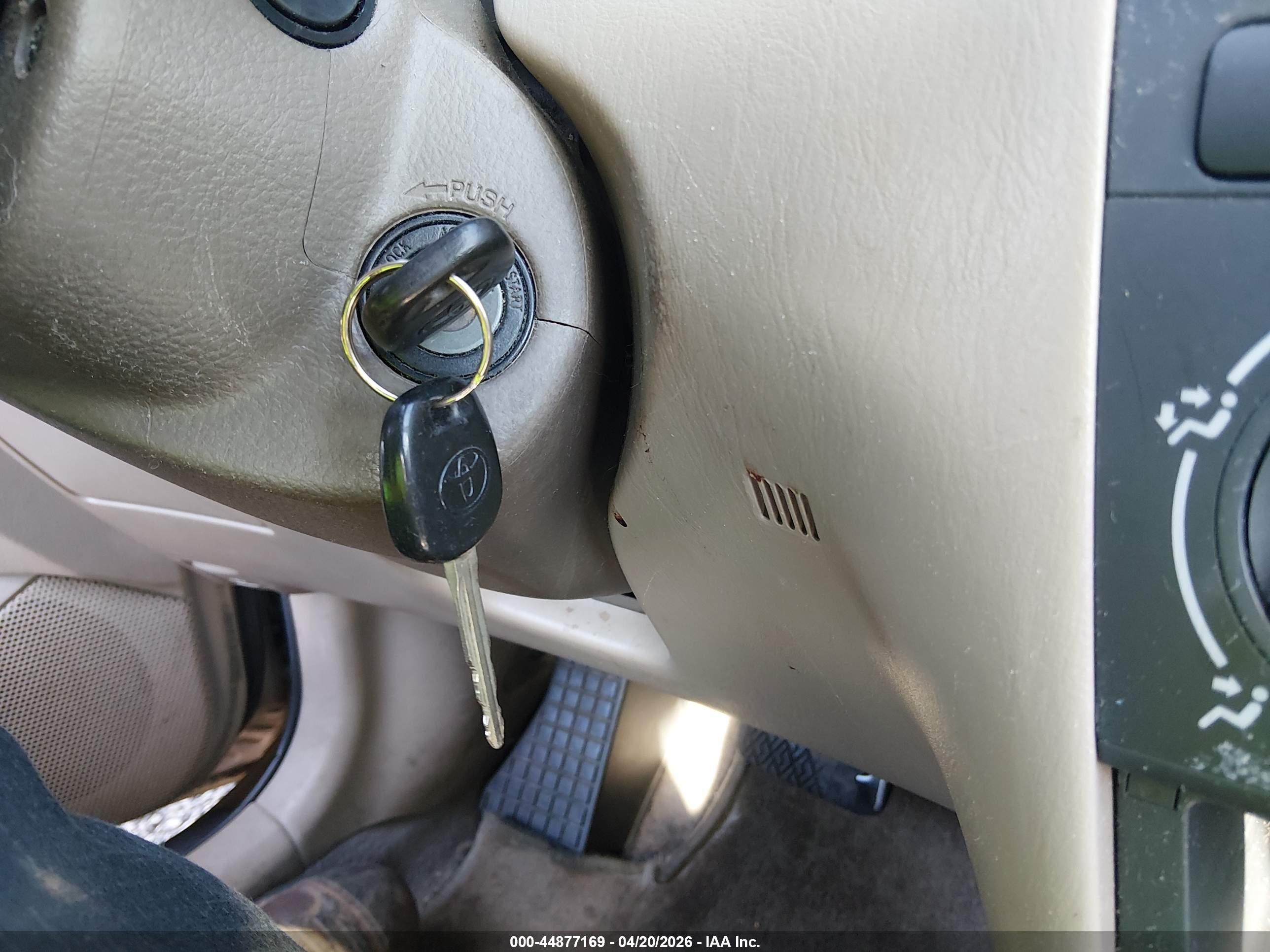 TOYOTA COROLLA image 11