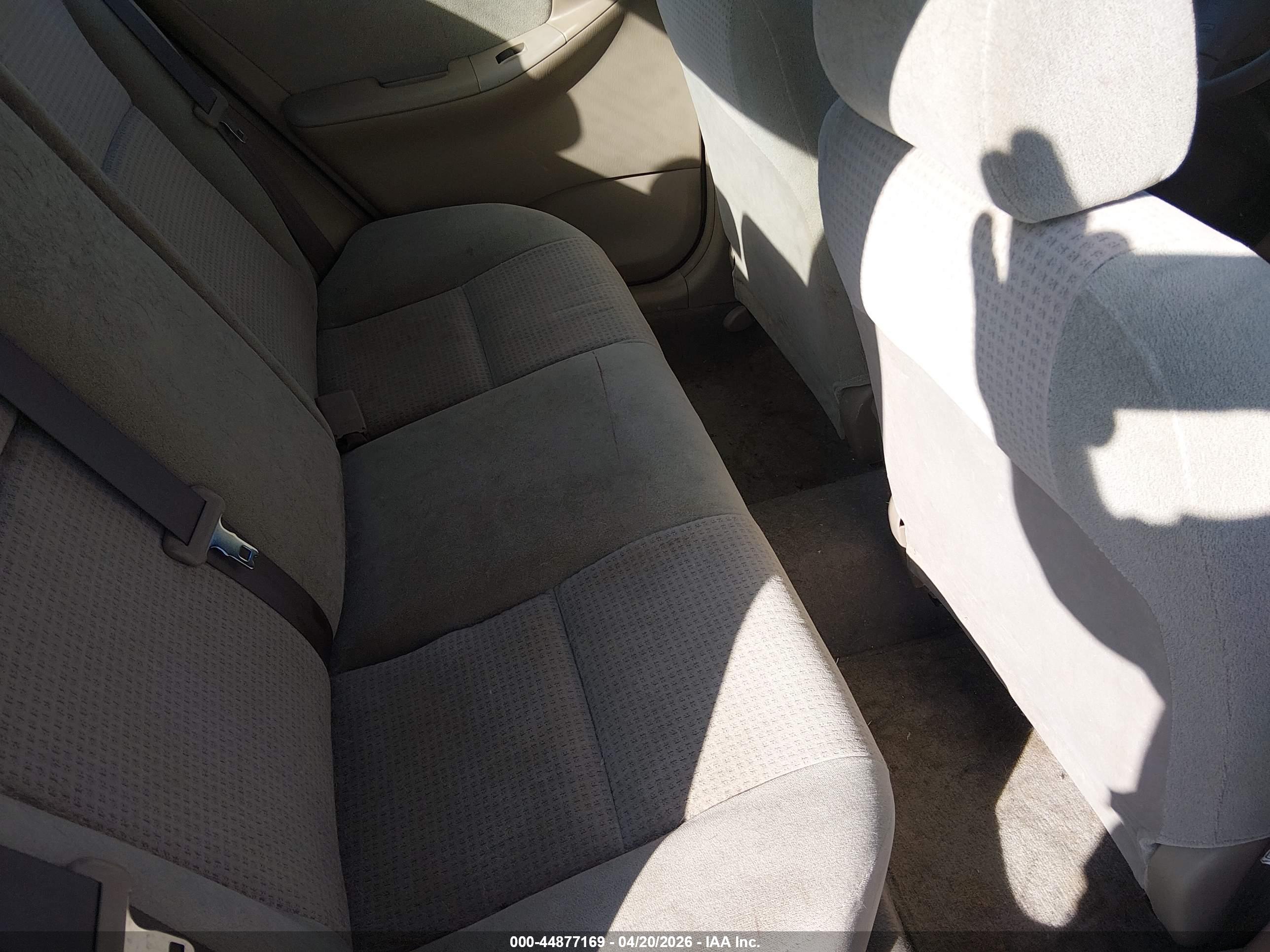 TOYOTA COROLLA image 8