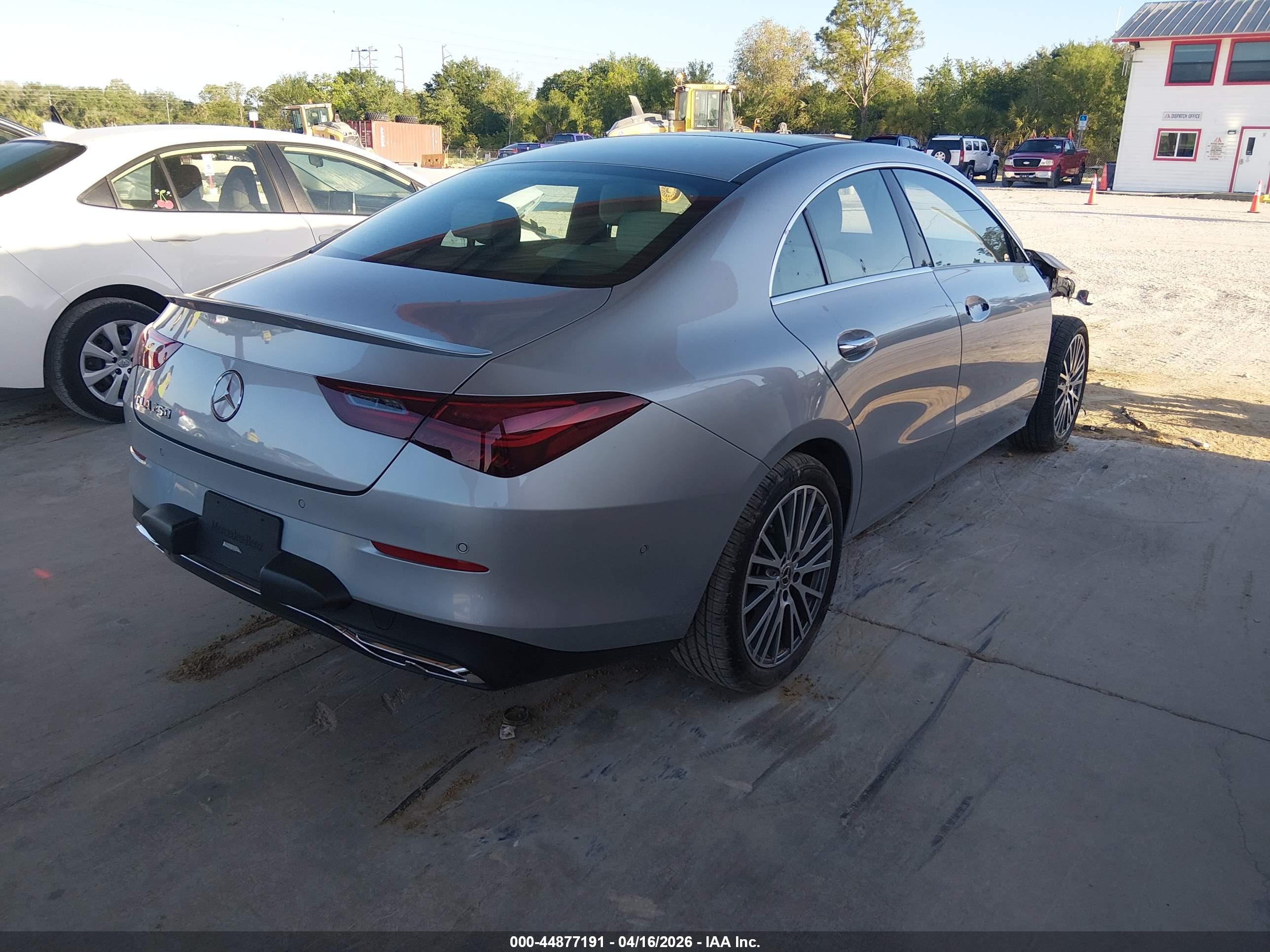 MERCEDES-BENZ CLA image 4