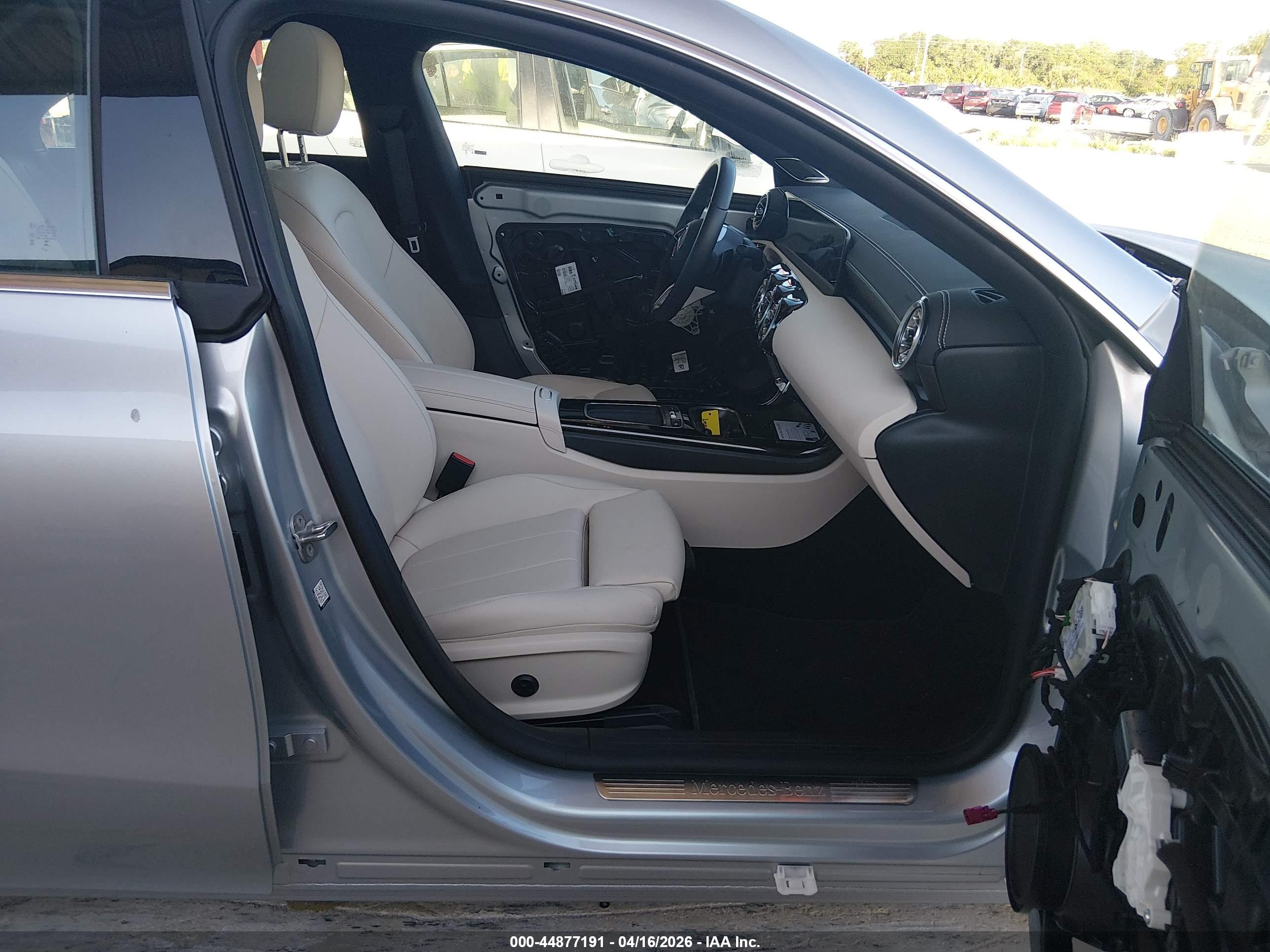 MERCEDES-BENZ CLA image 5