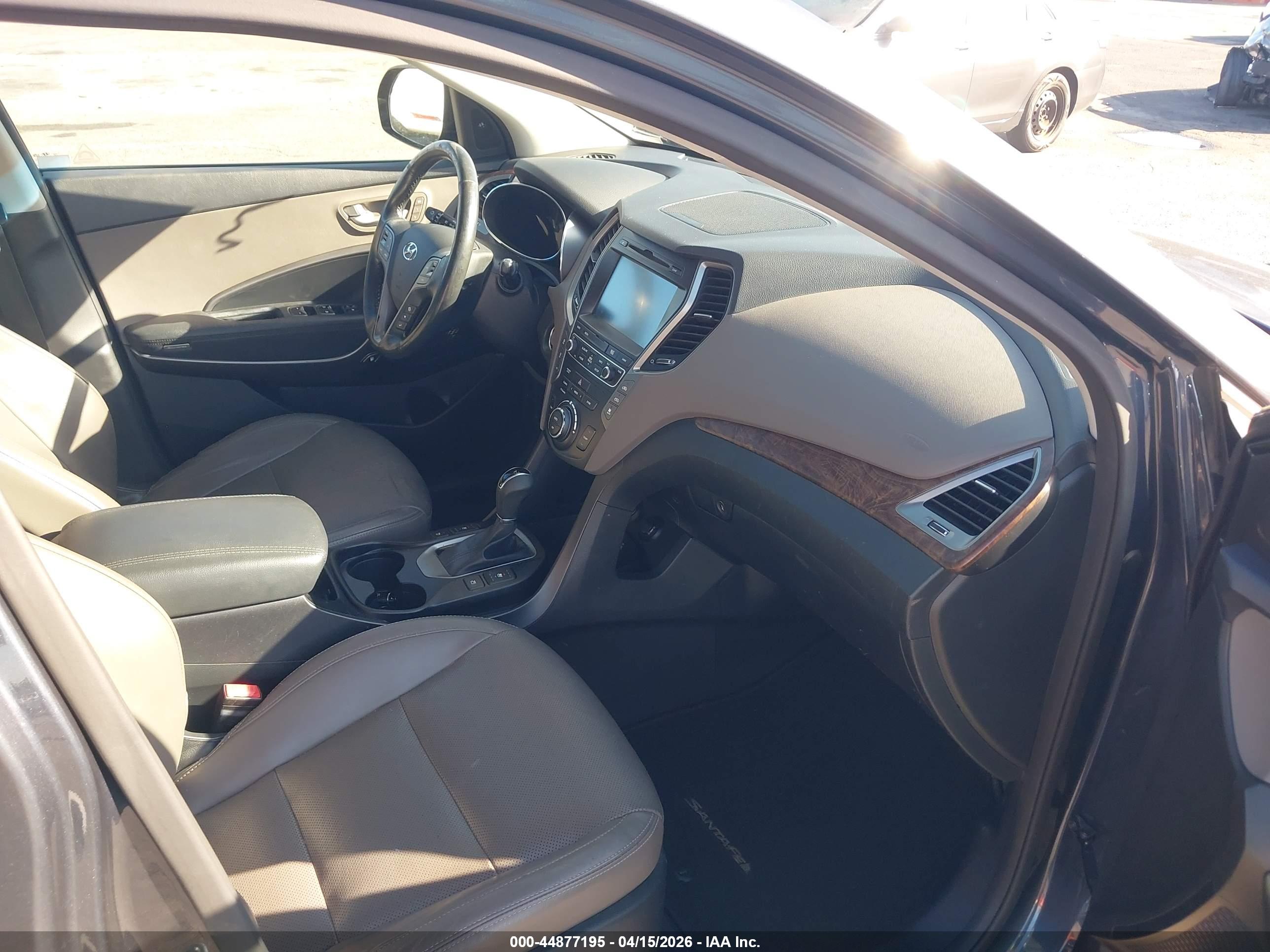 HYUNDAI SANTA image 5