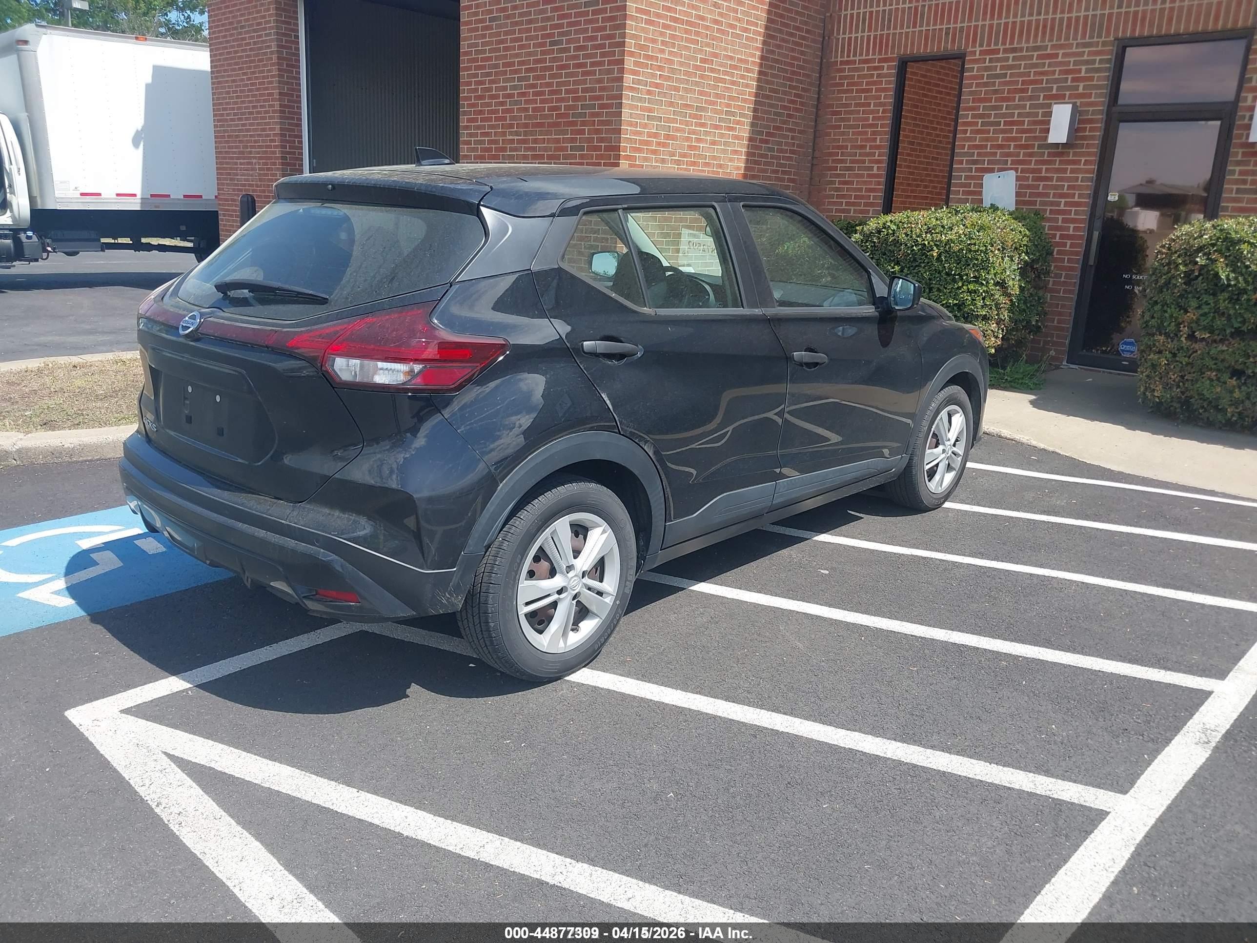 NISSAN KICKS image 4
