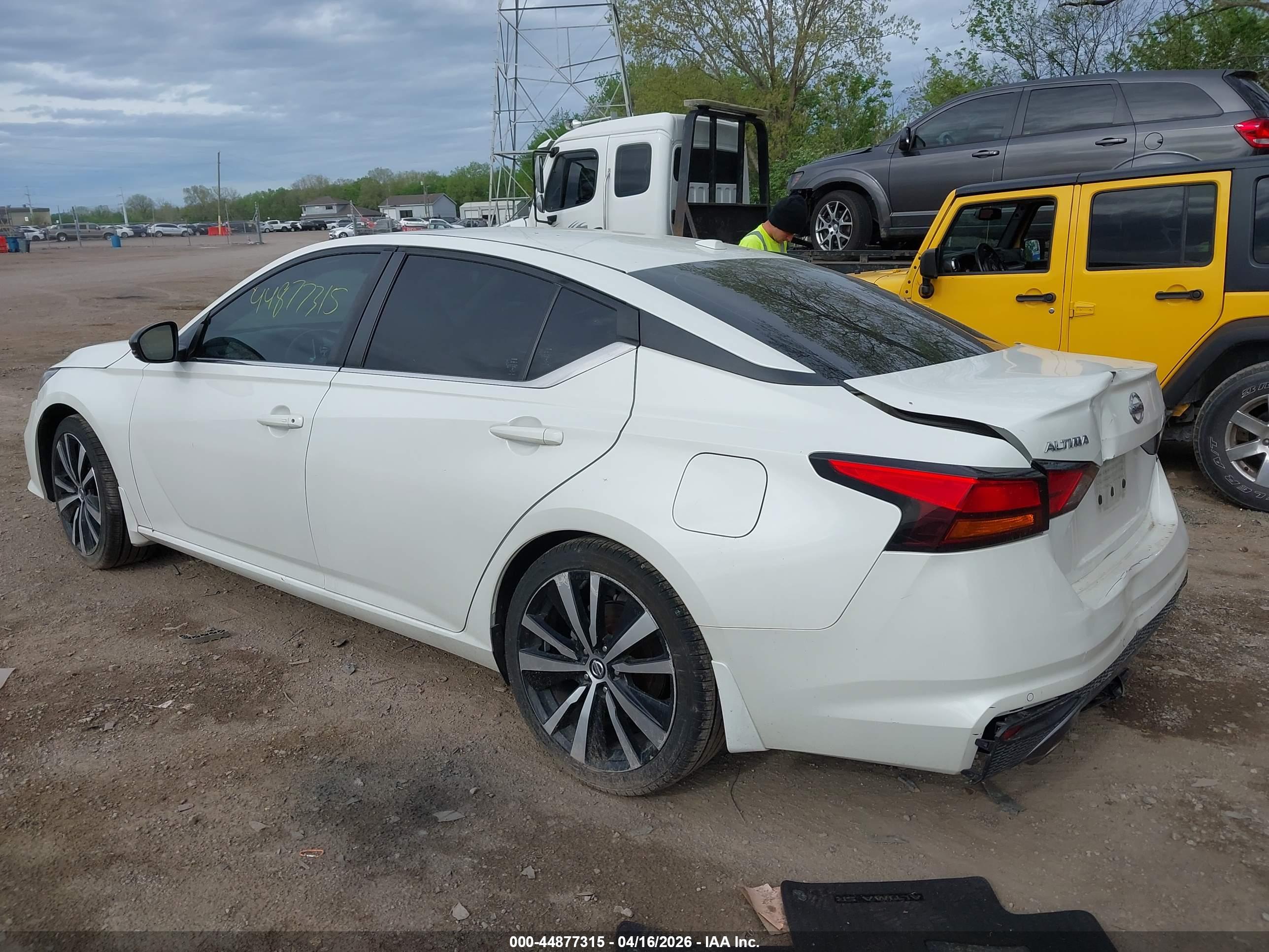 NISSAN ALTIMA image 3