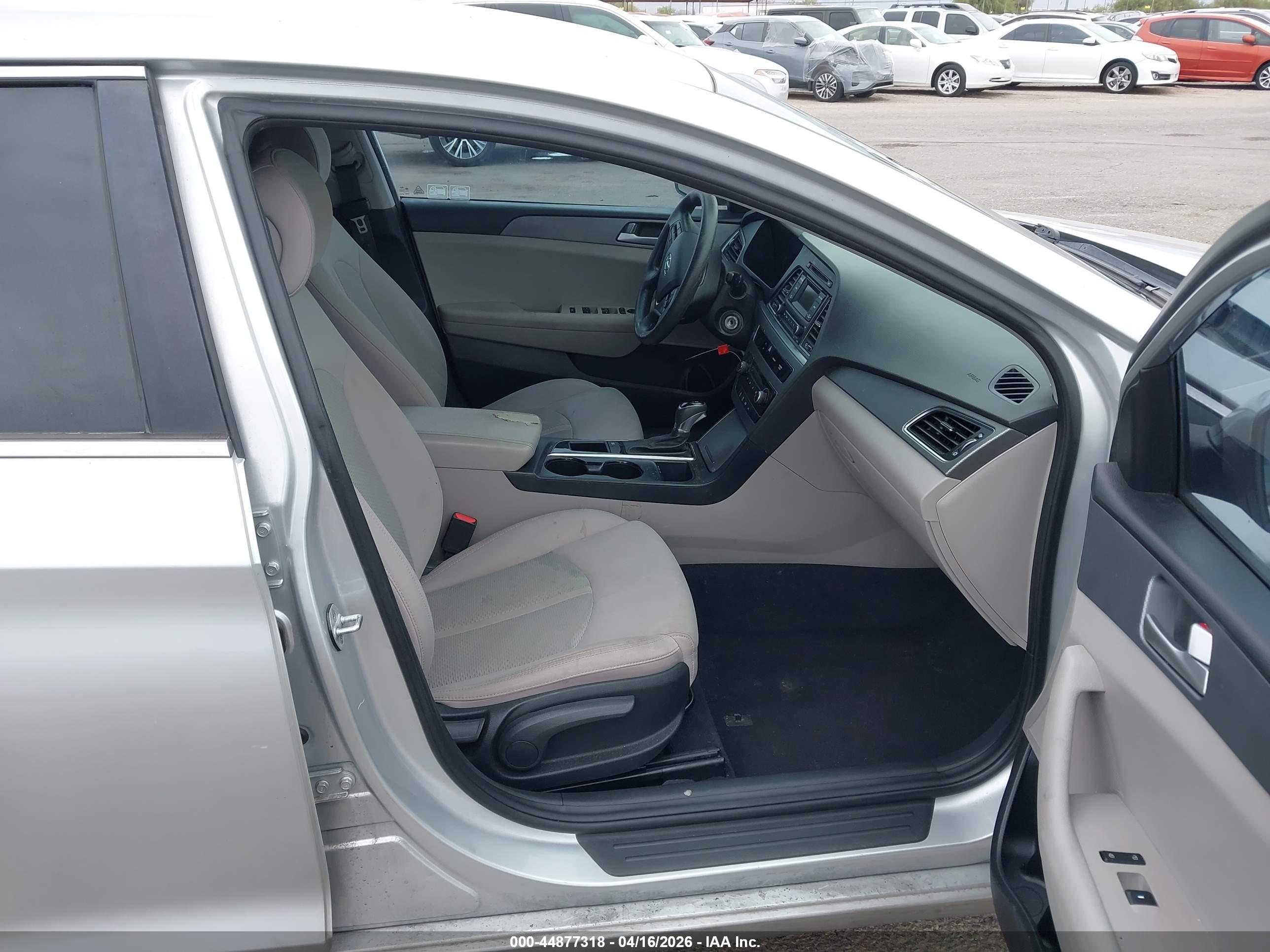 HYUNDAI SONATA image 5