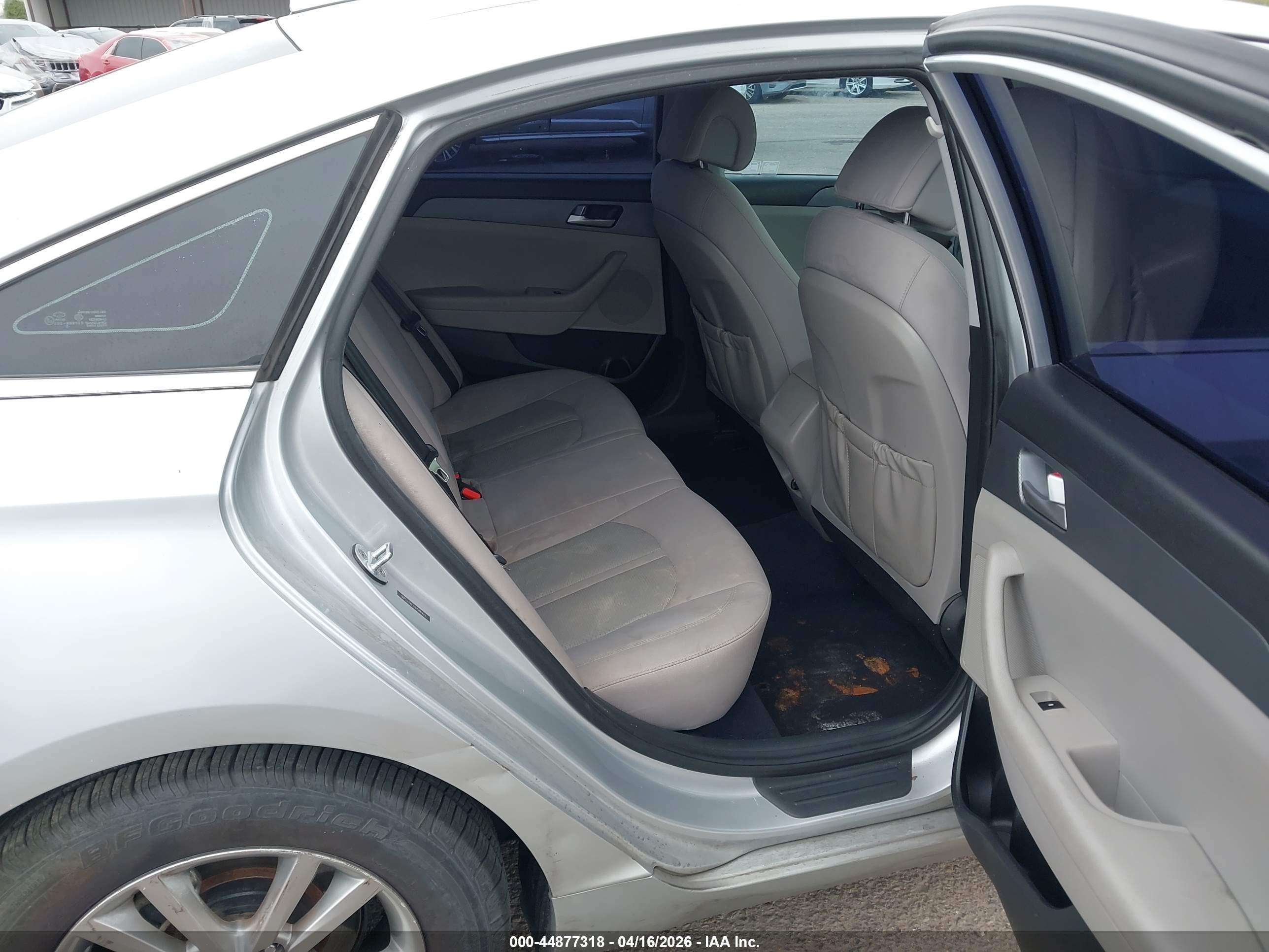 HYUNDAI SONATA image 8