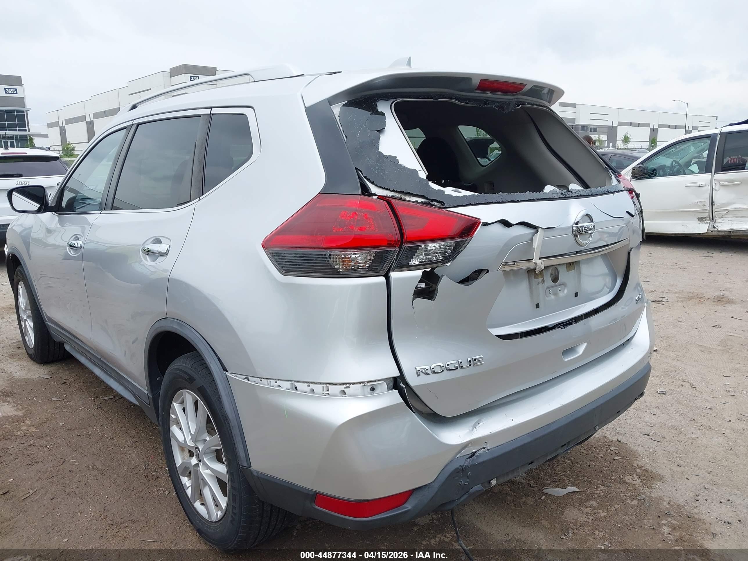 NISSAN ROGUE image 6