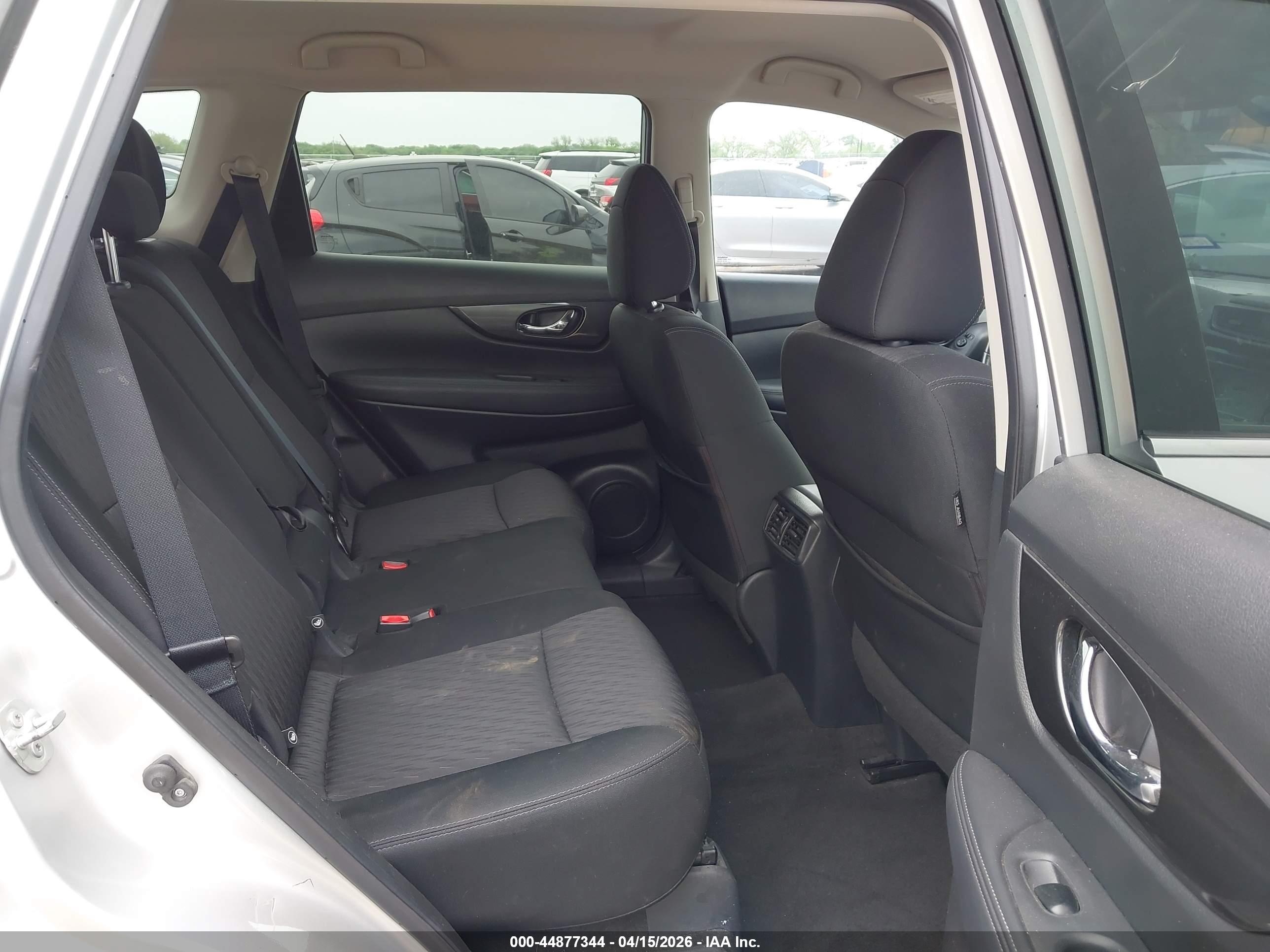 NISSAN ROGUE image 8