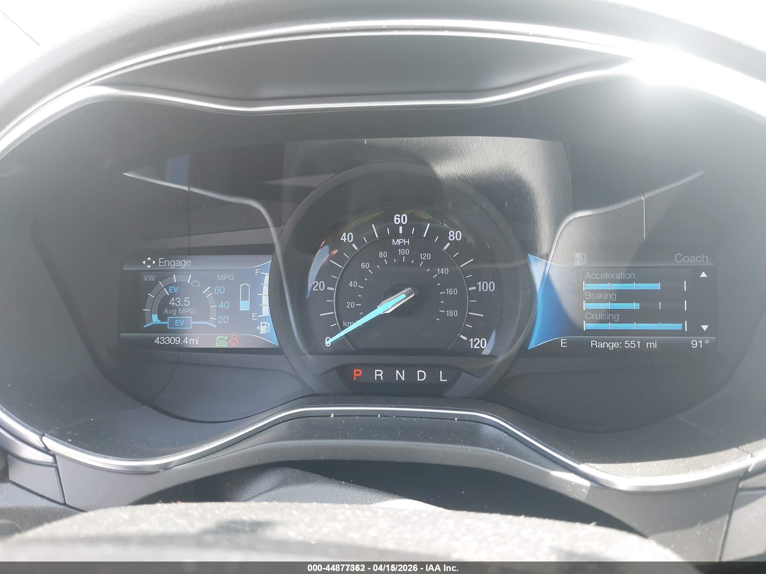 FORD FUSION image 7
