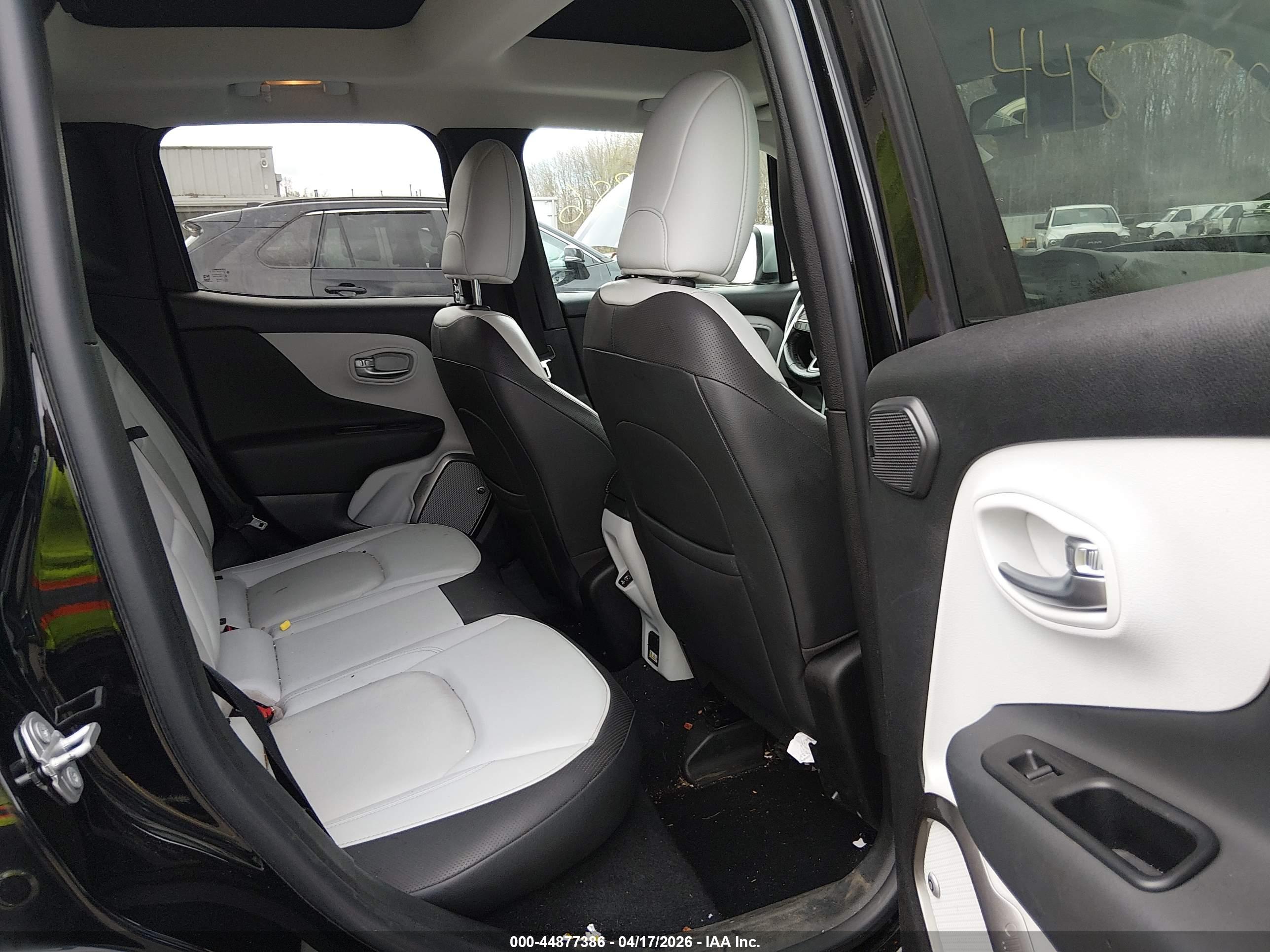 JEEP RENEGADE image 8