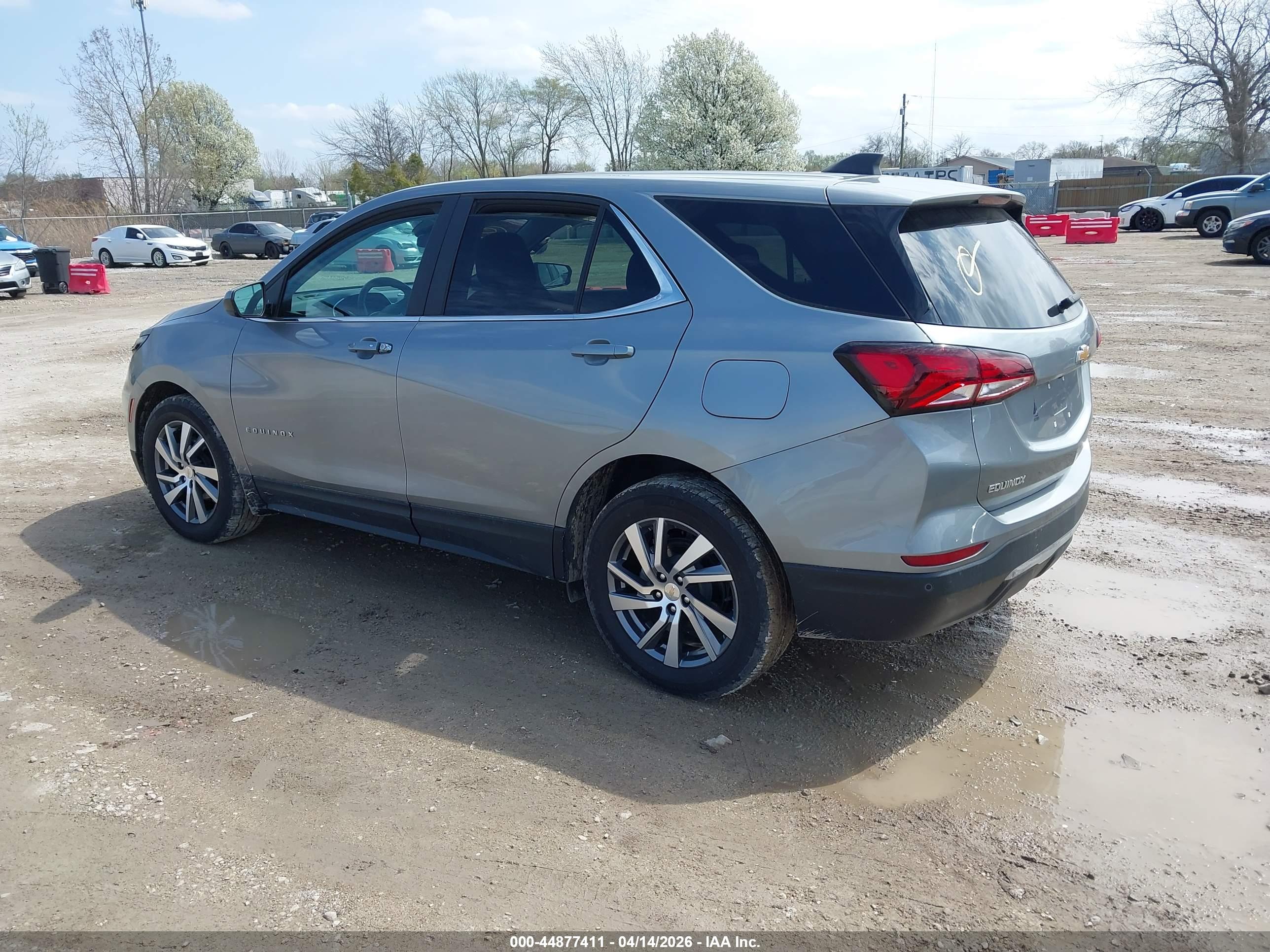 CHEVROLET EQUINOX image 3