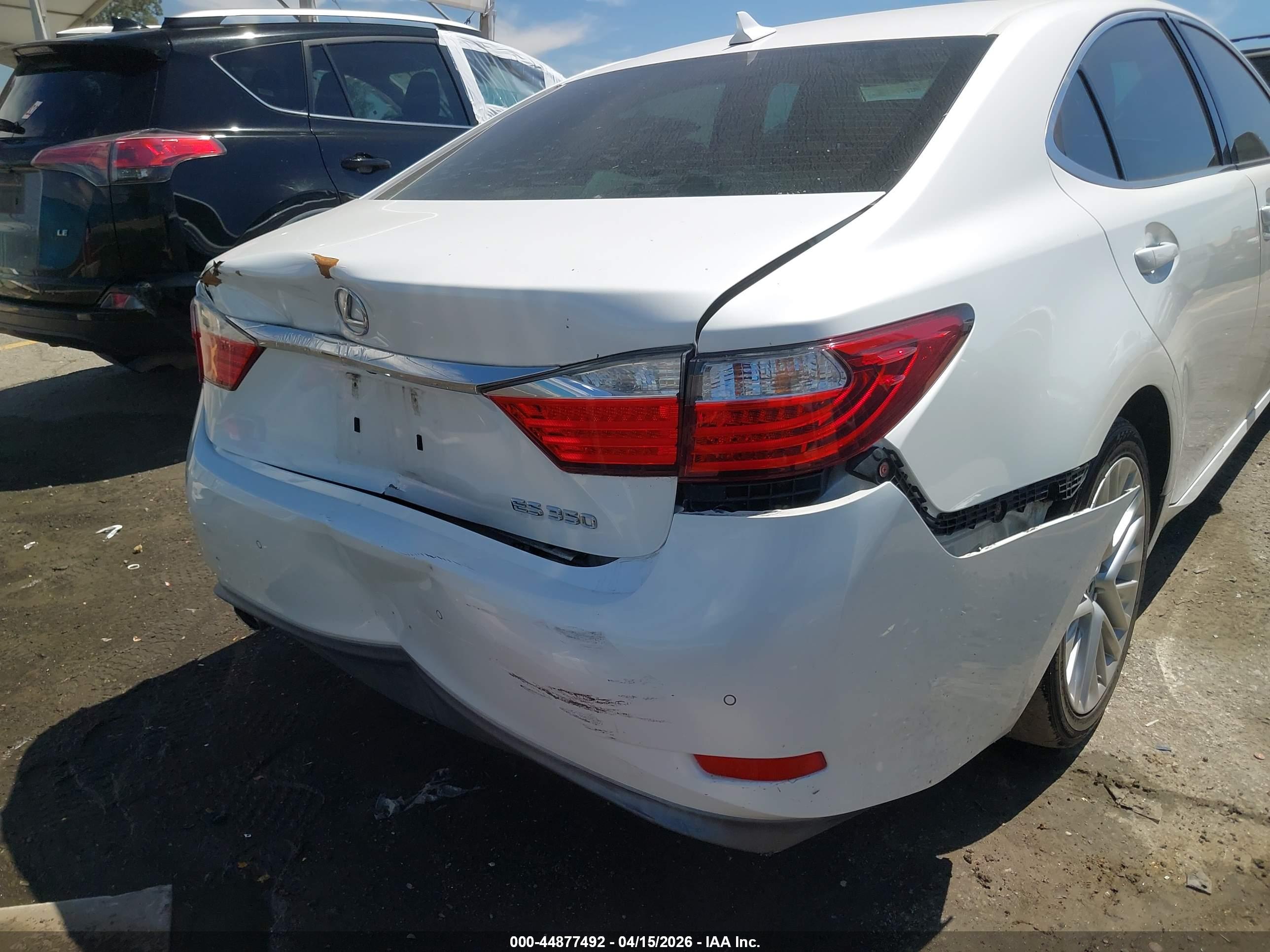 LEXUS ES image 6