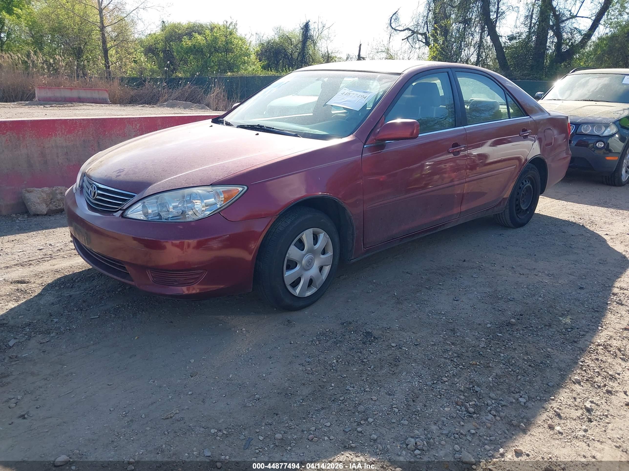 TOYOTA CAMRY image 2
