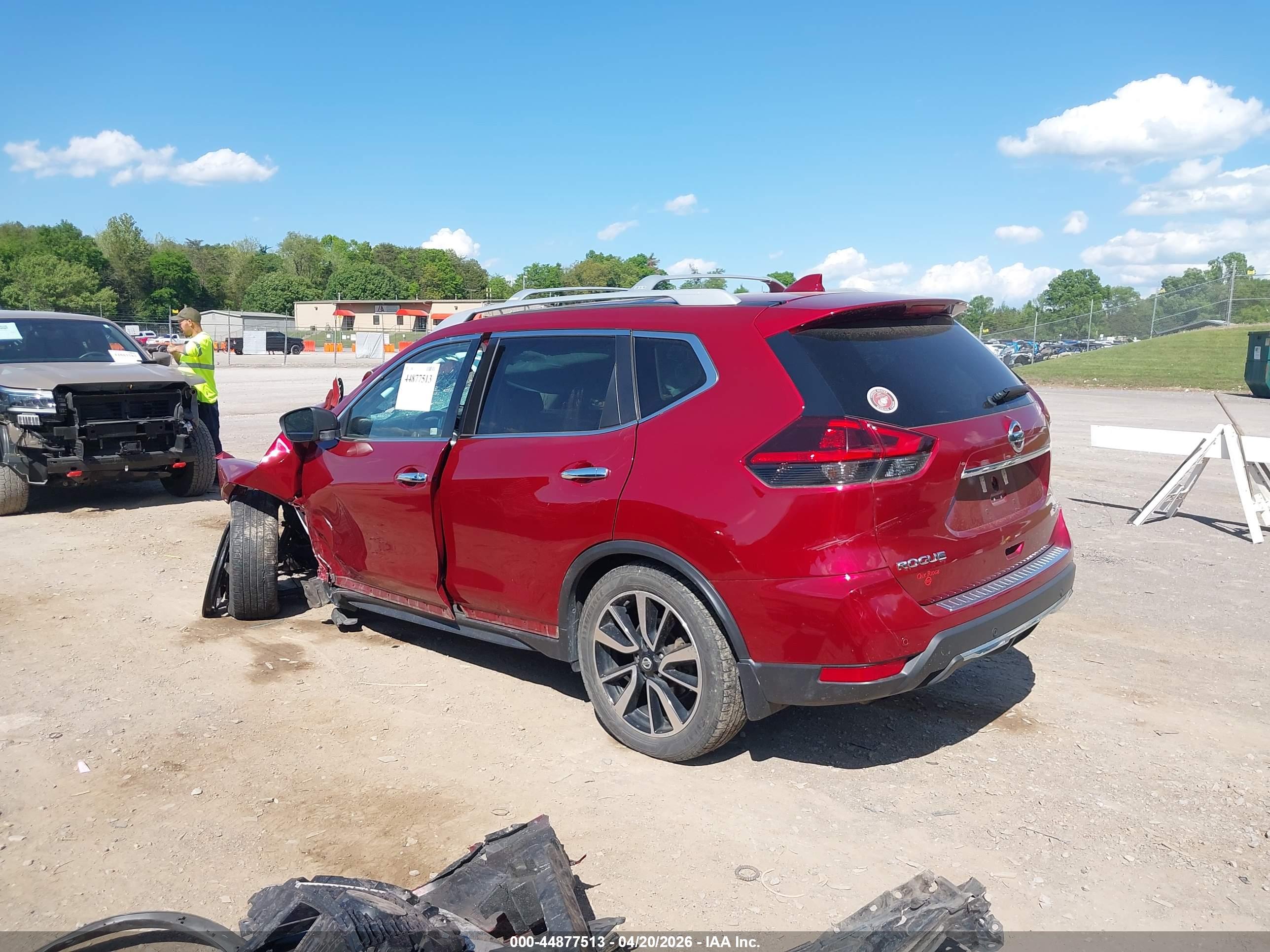NISSAN ROGUE image 3