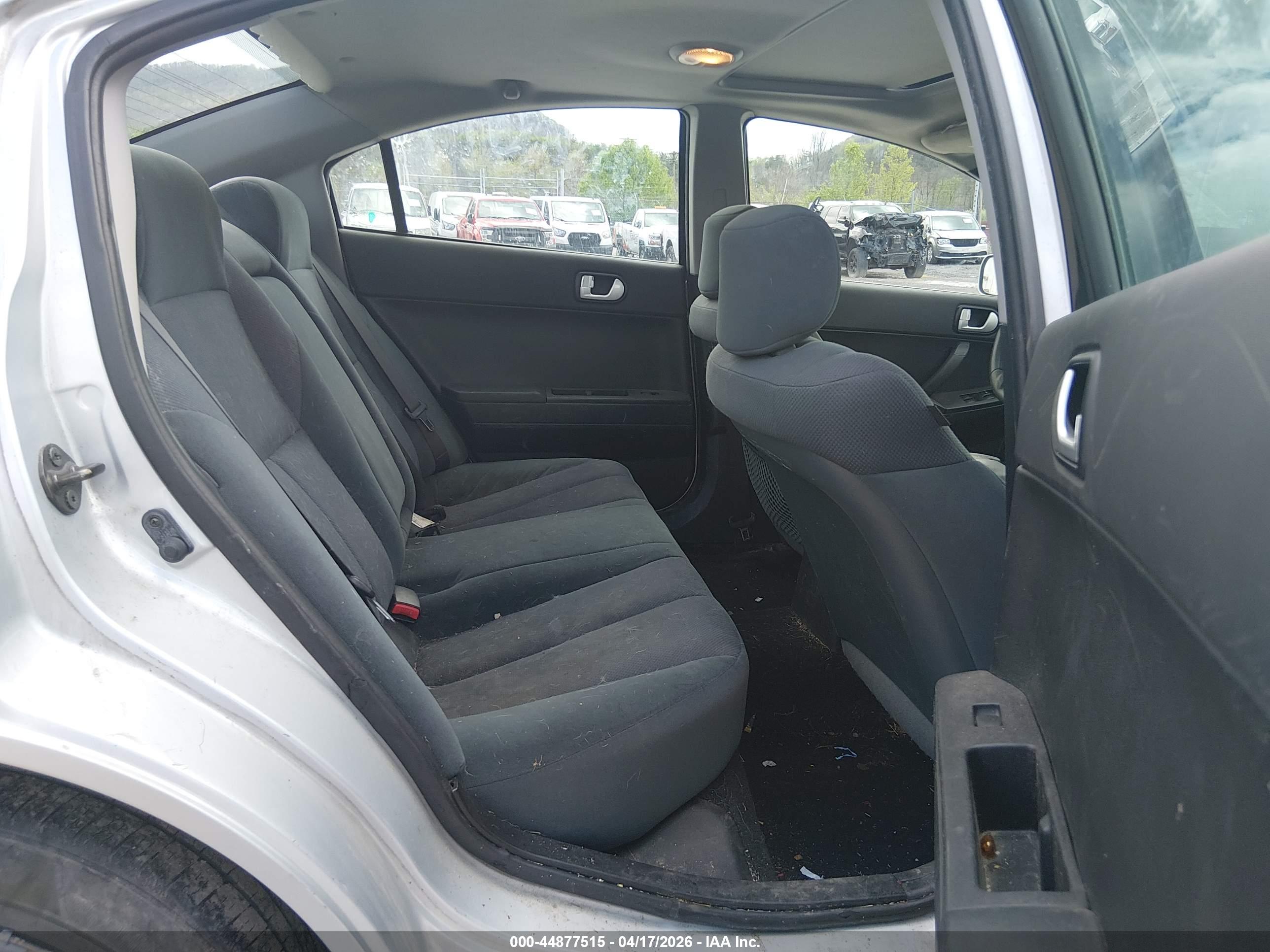 MITSUBISHI GALANT image 8