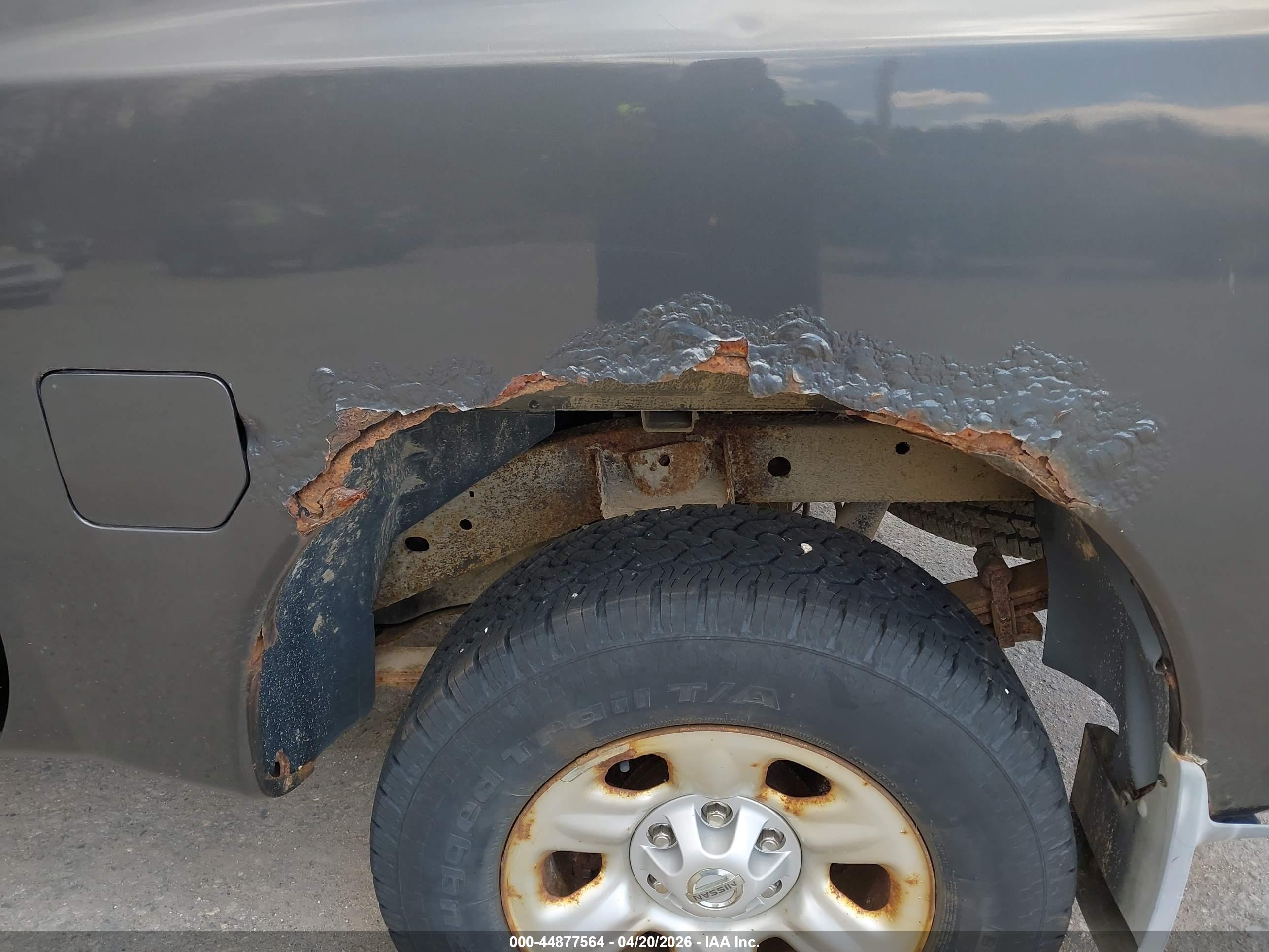 NISSAN TITAN image 6