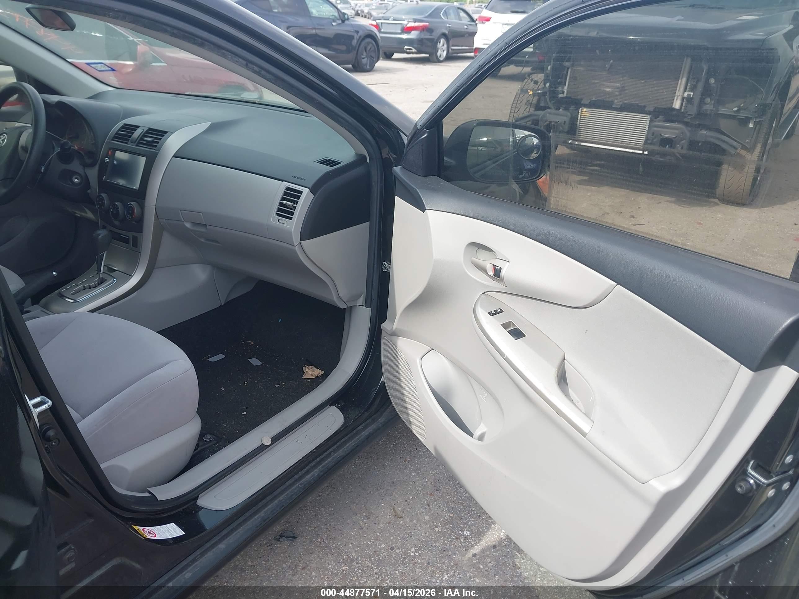 TOYOTA COROLLA image 5