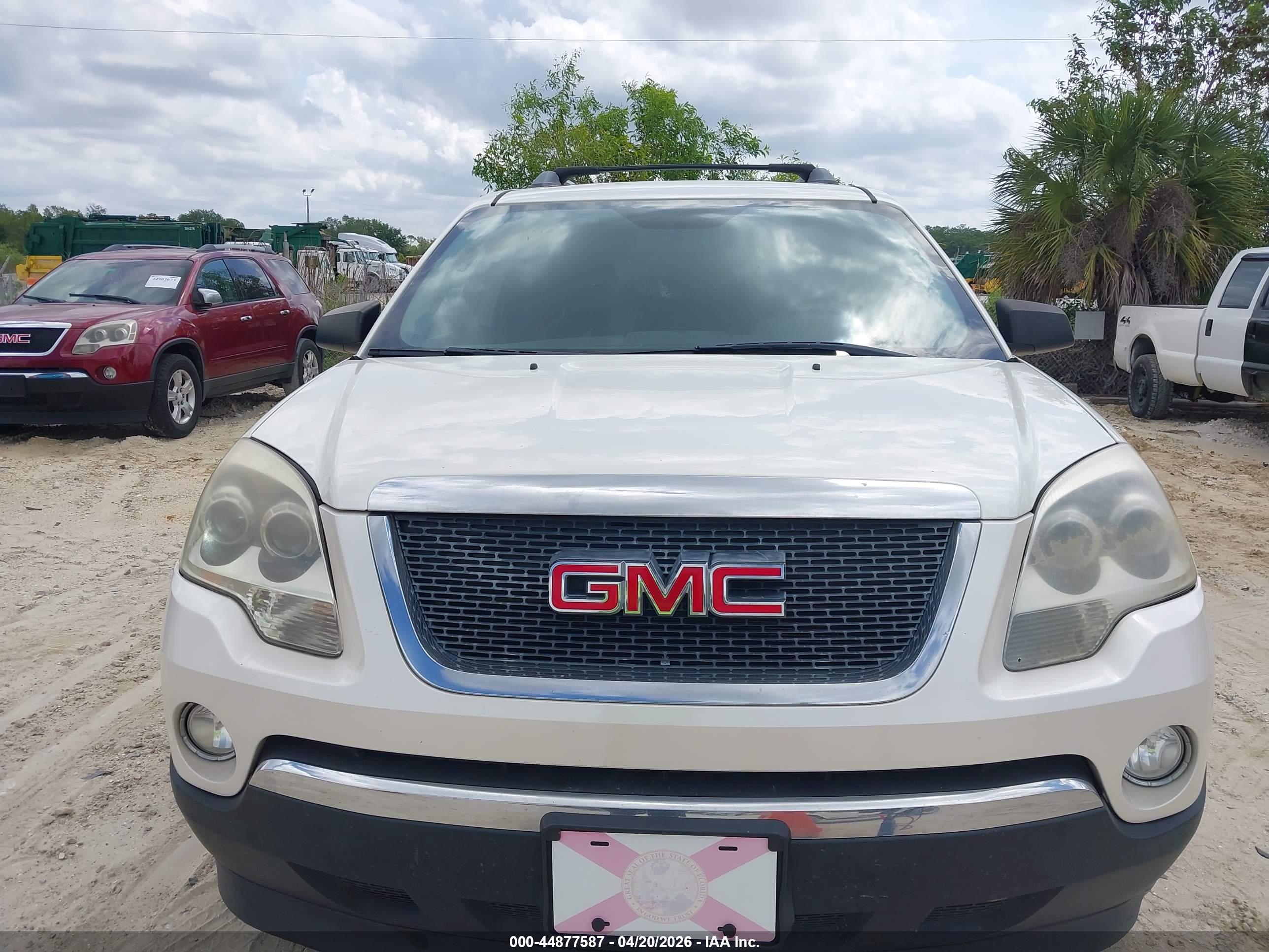 GMC ACADIA image 6