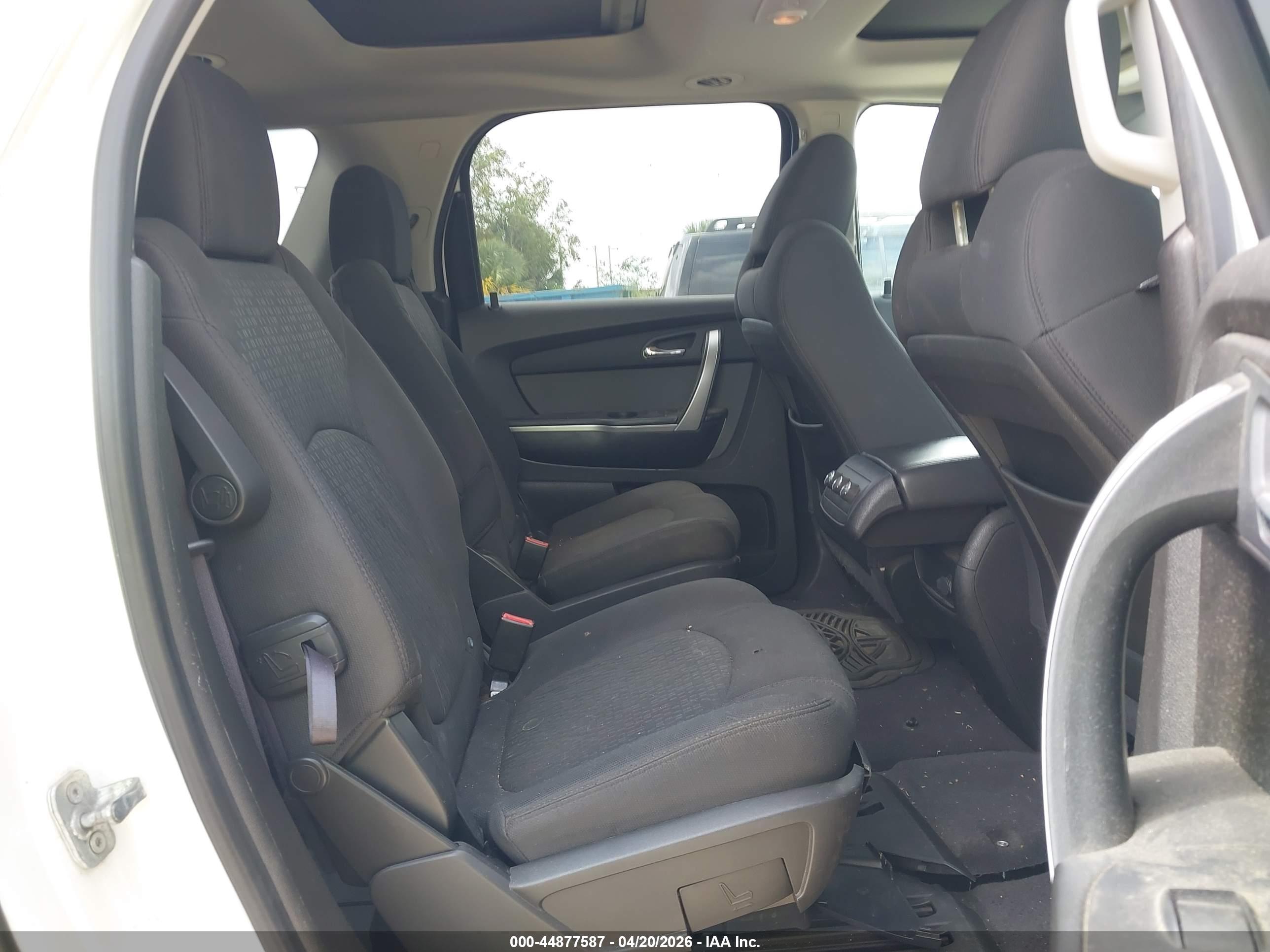 GMC ACADIA image 8