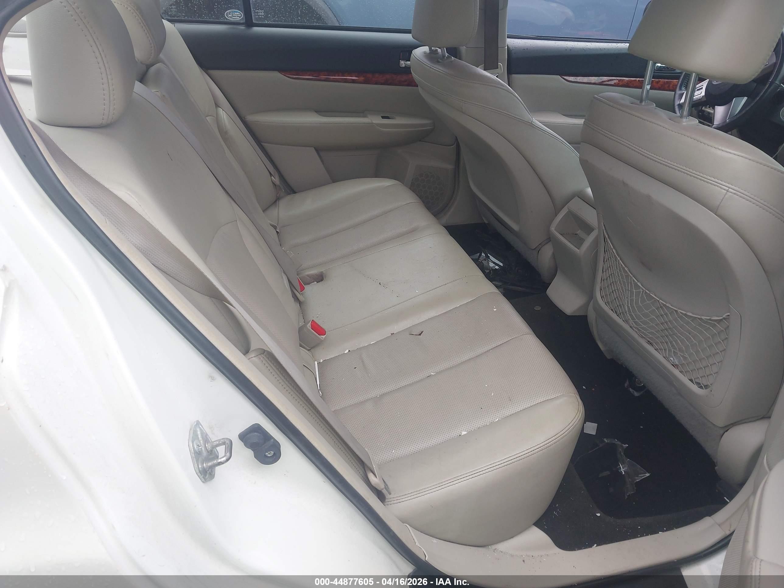 SUBARU LEGACY image 8