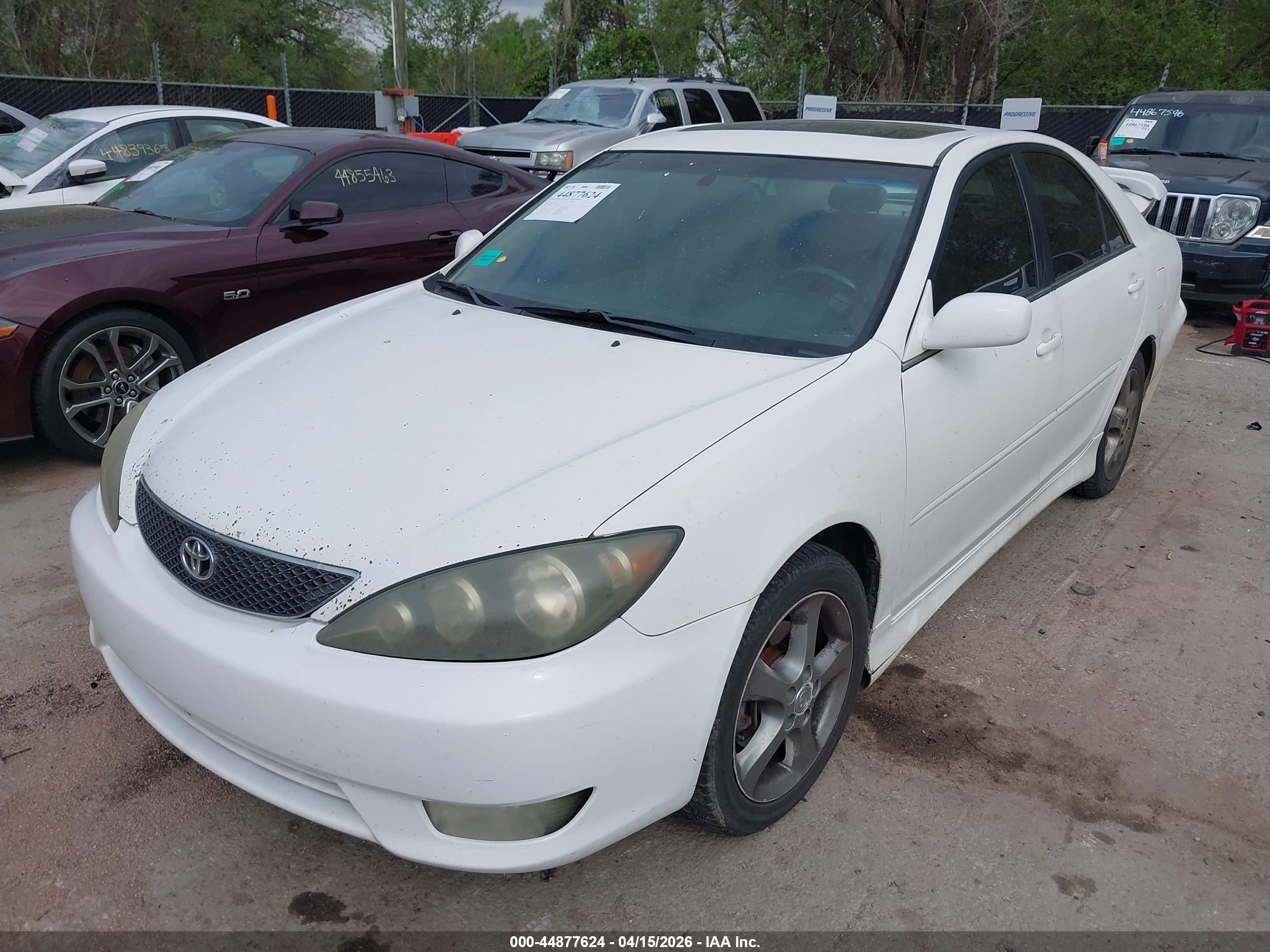TOYOTA CAMRY image 2