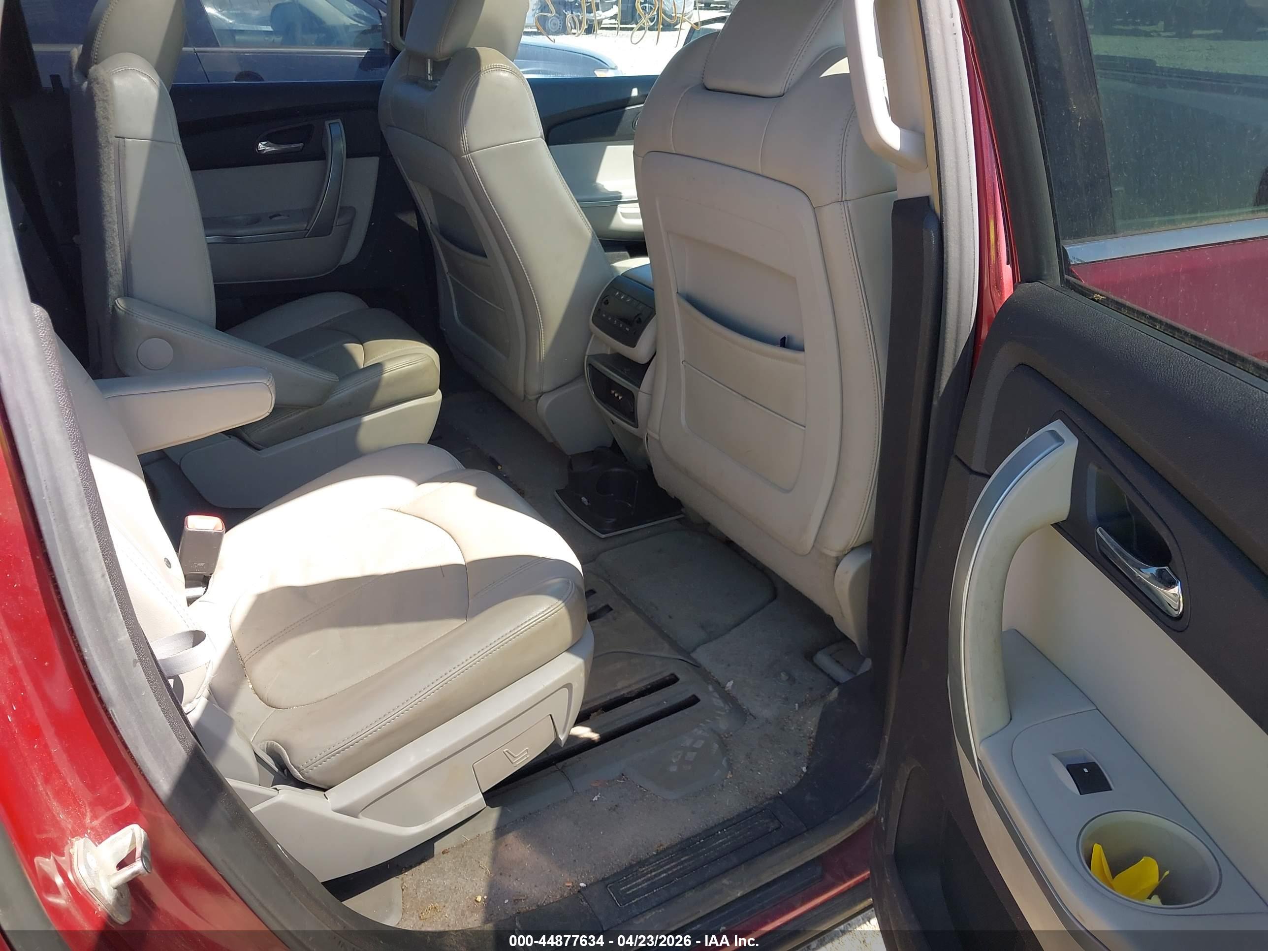 GMC ACADIA image 8