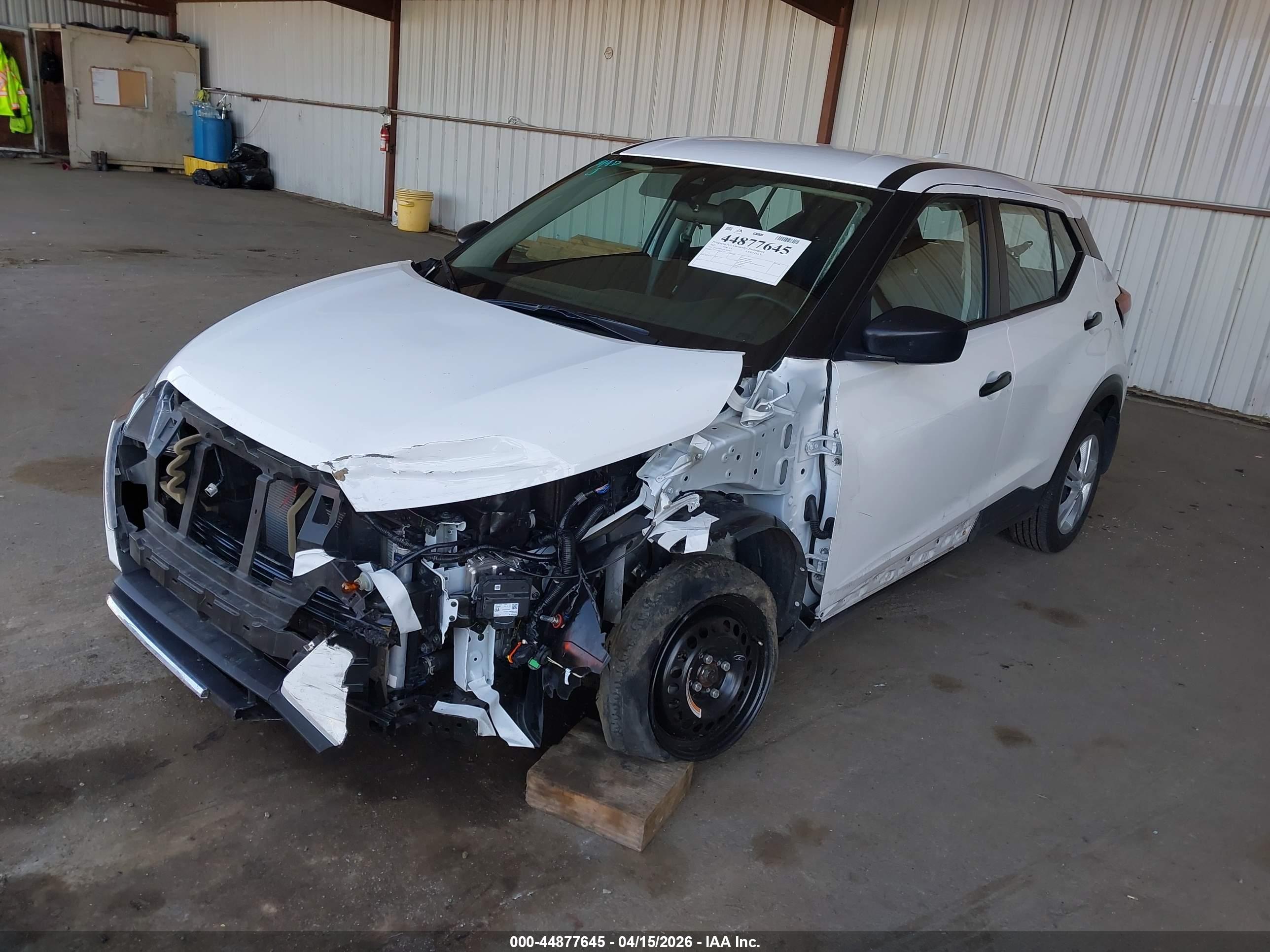 NISSAN KICKS image 2