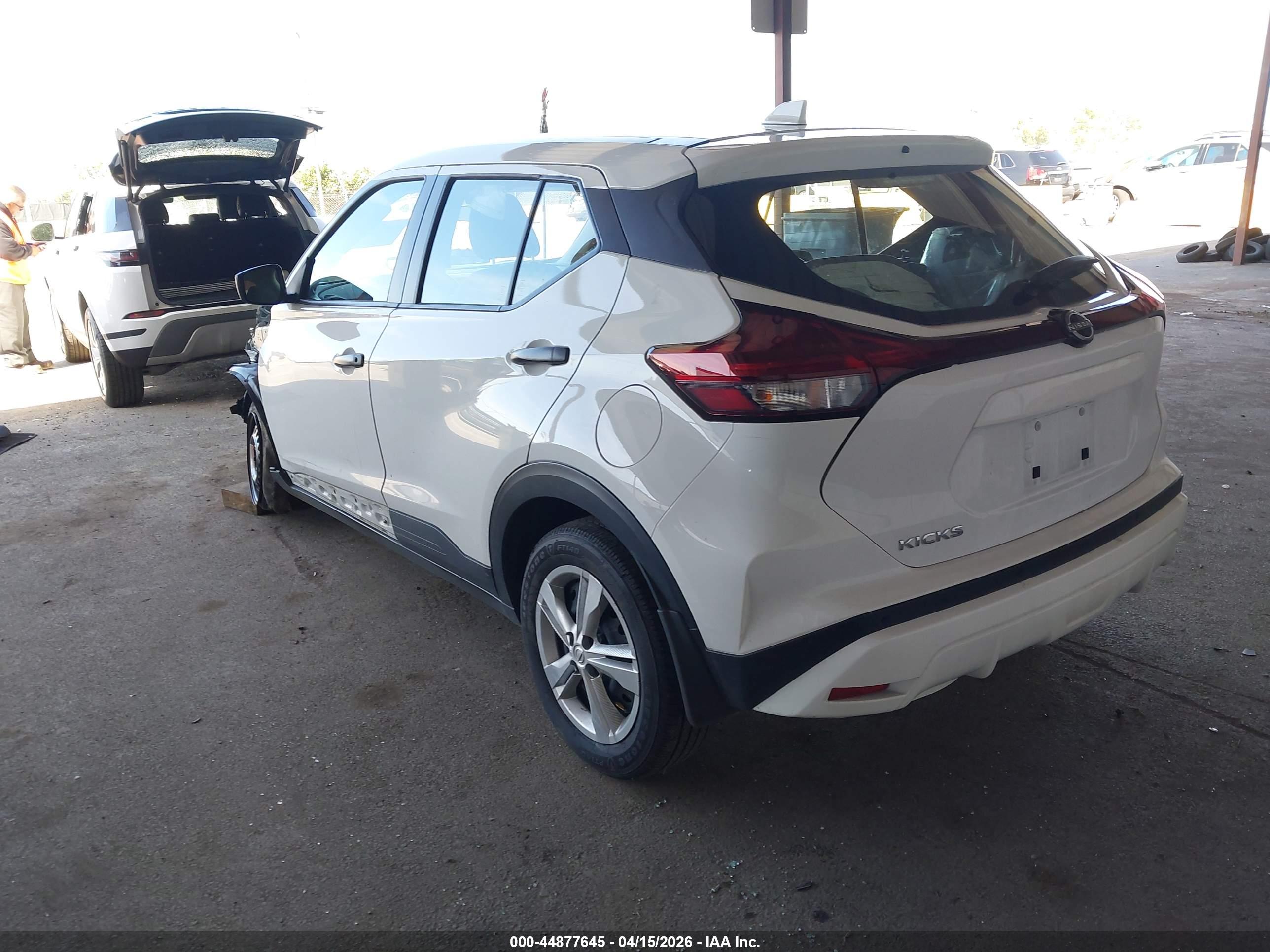 NISSAN KICKS image 3