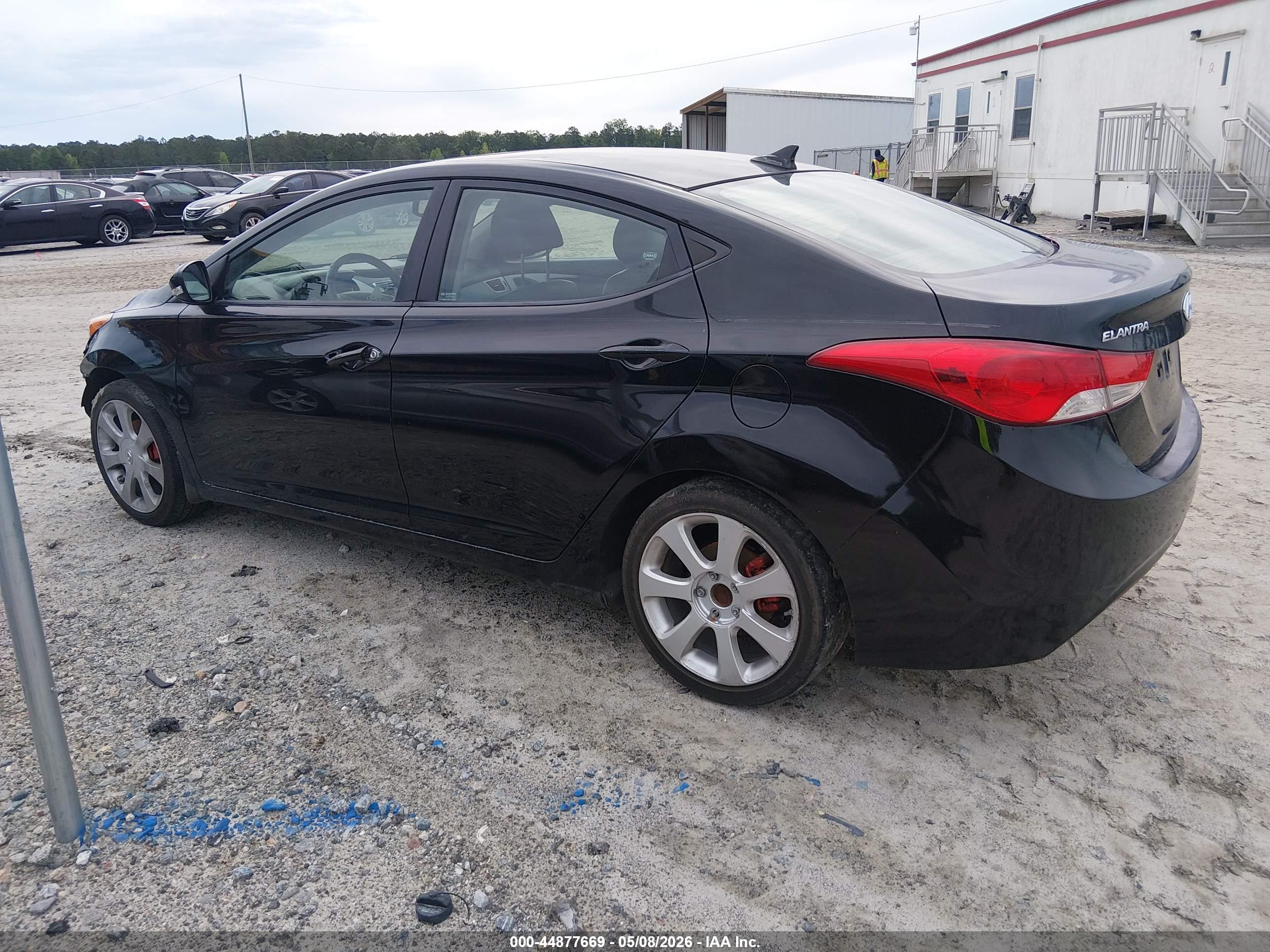HYUNDAI ELANTRA image 3