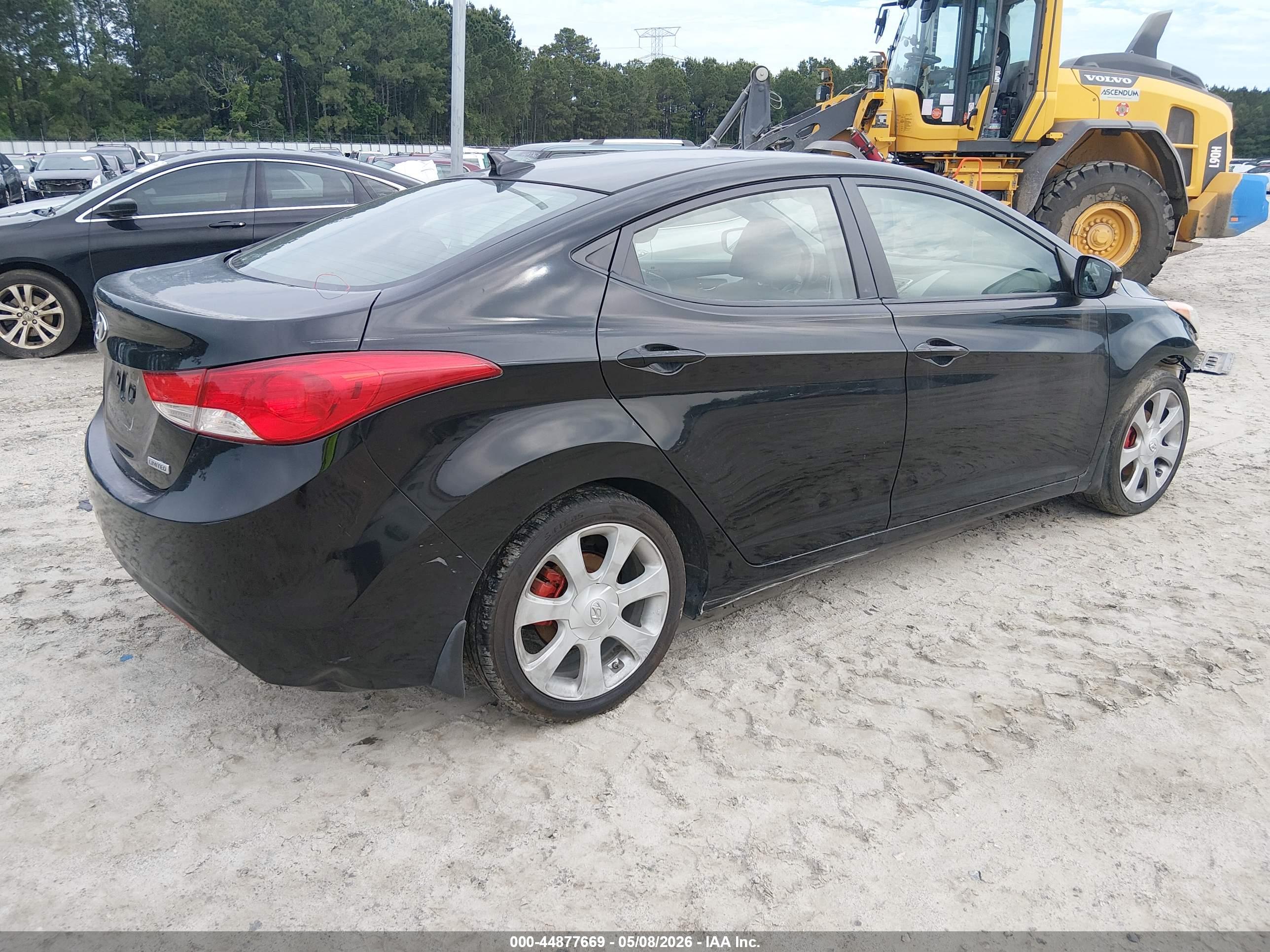 HYUNDAI ELANTRA image 4