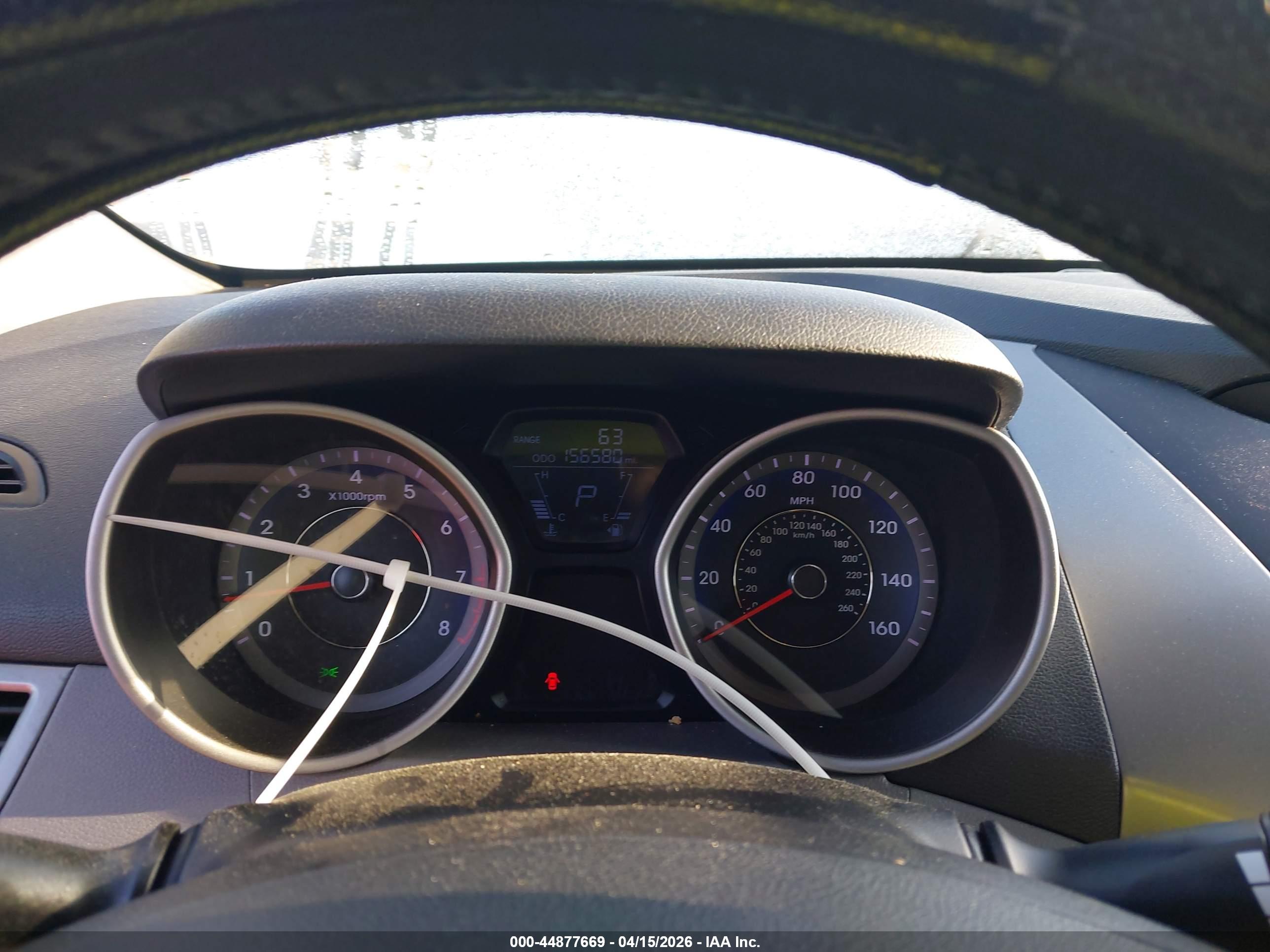 HYUNDAI ELANTRA image 7