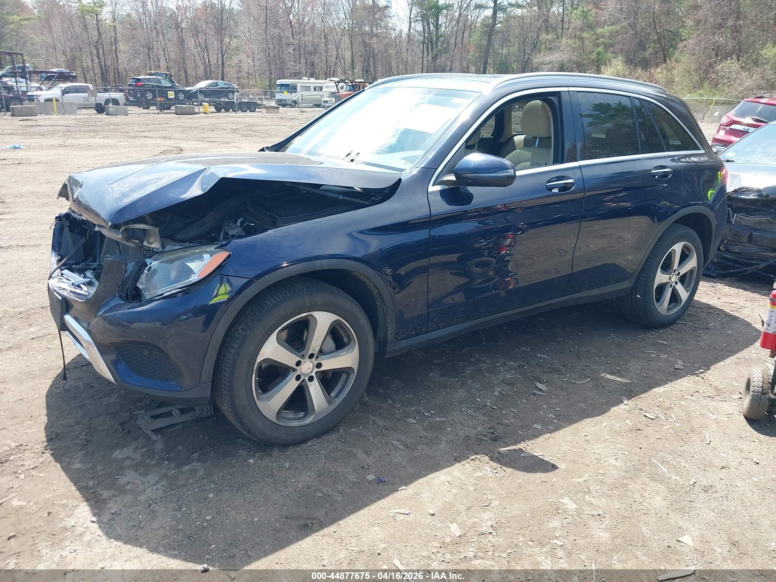 MERCEDES-BENZ GLC image 2