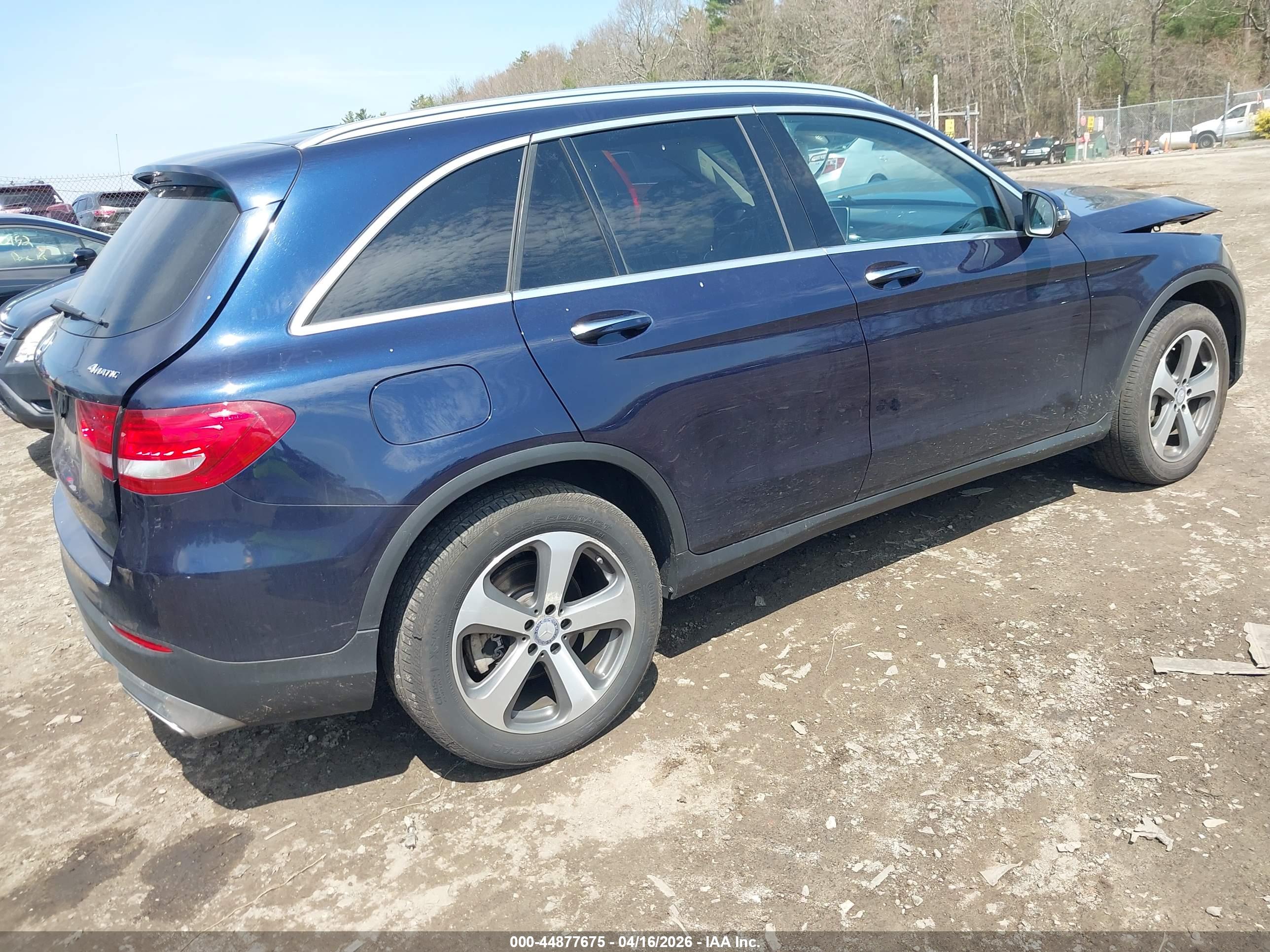 MERCEDES-BENZ GLC image 4