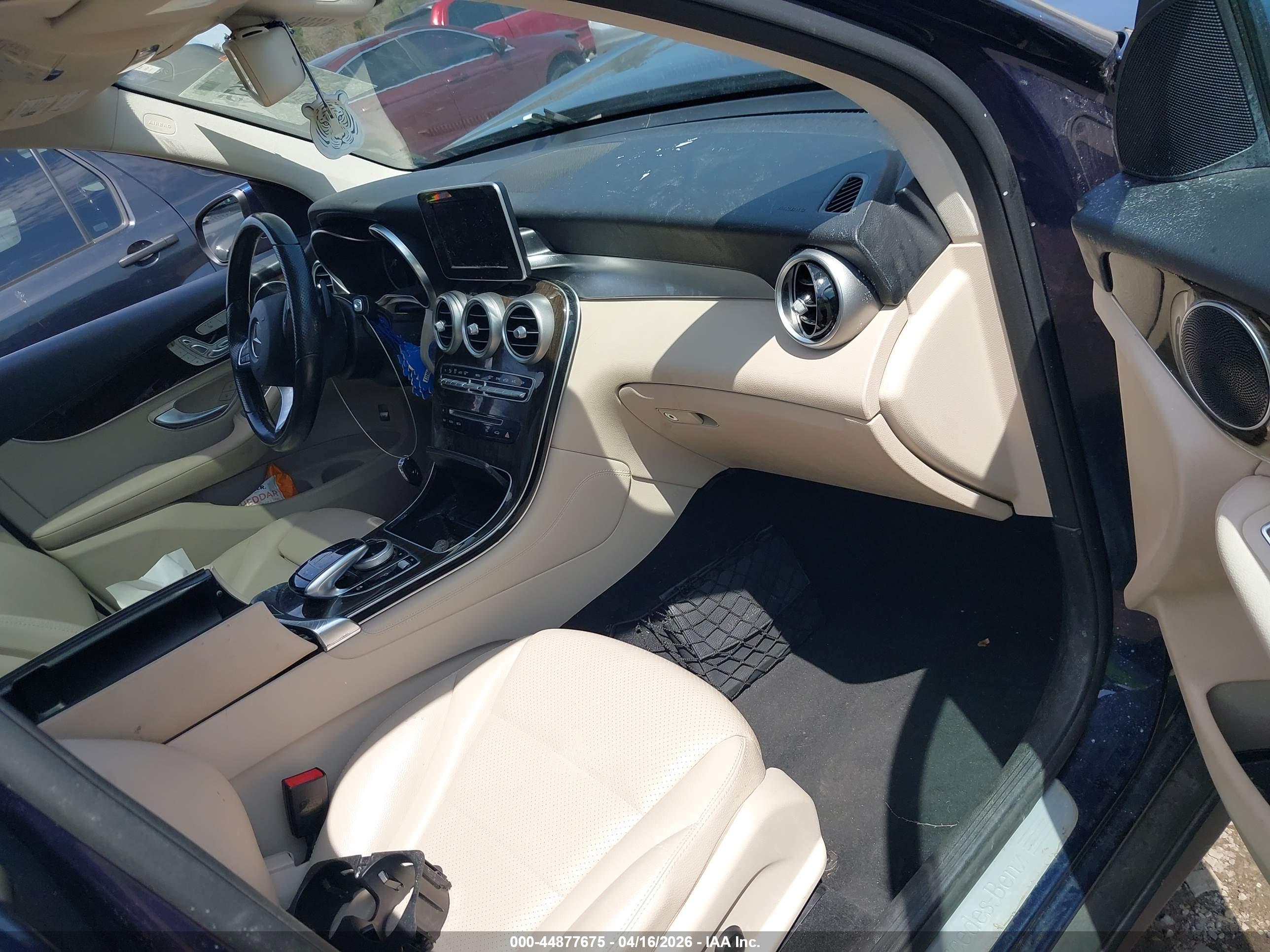 MERCEDES-BENZ GLC image 5