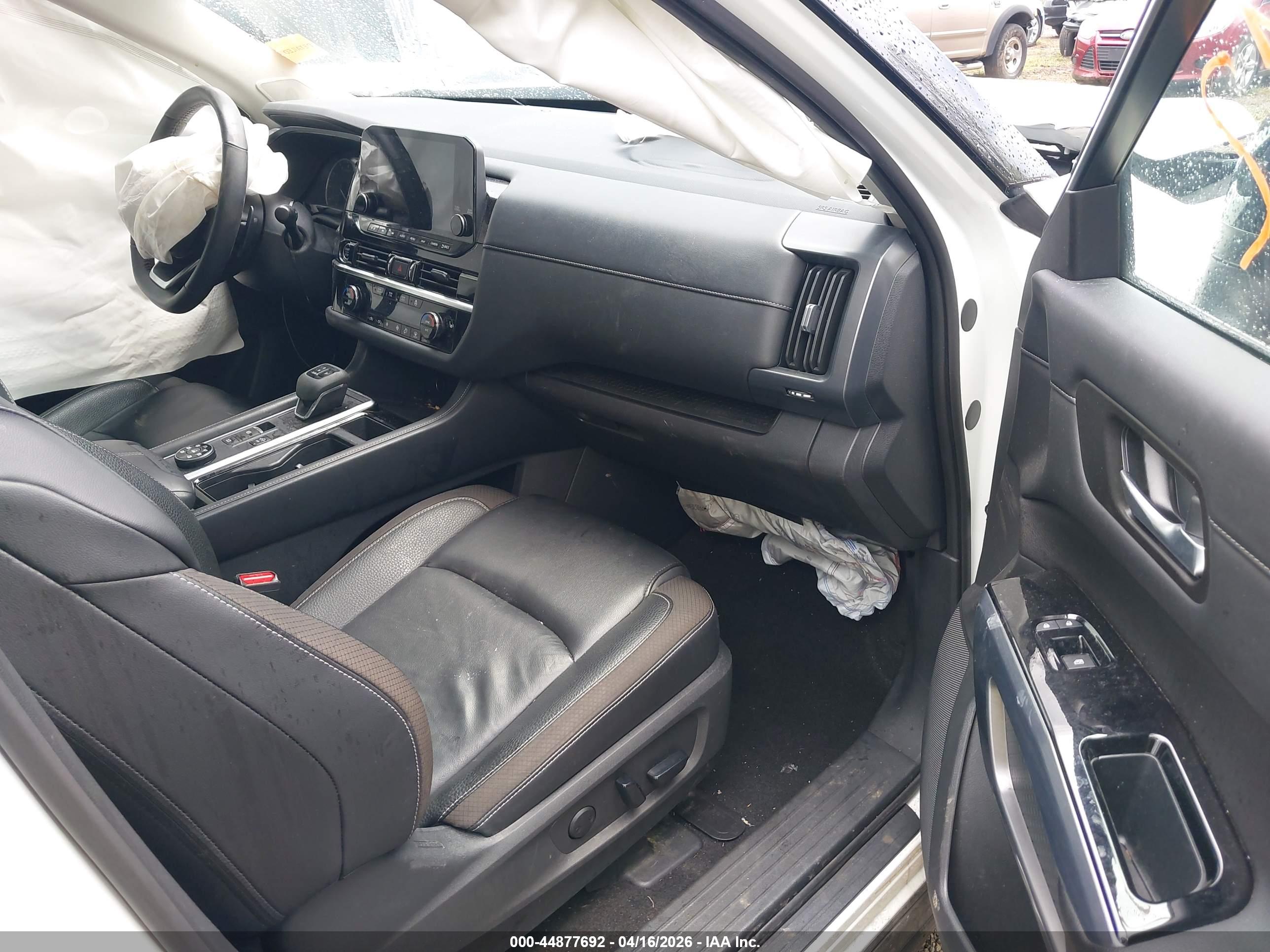 NISSAN PATHFINDER image 5