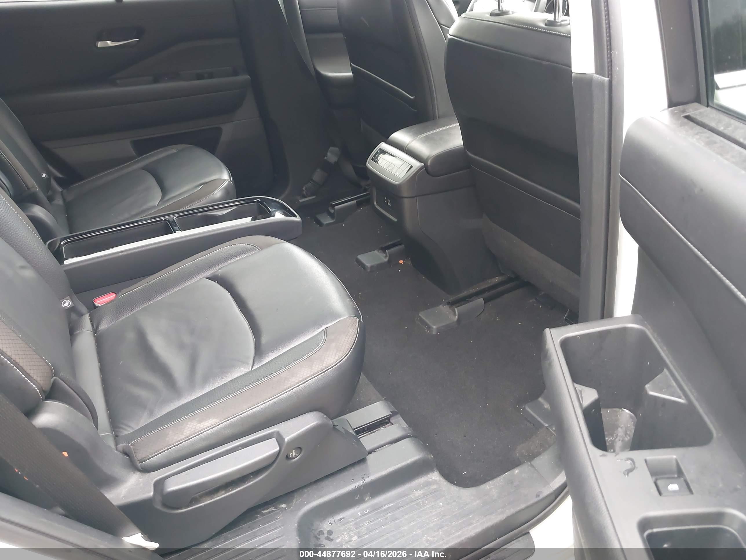 NISSAN PATHFINDER image 8