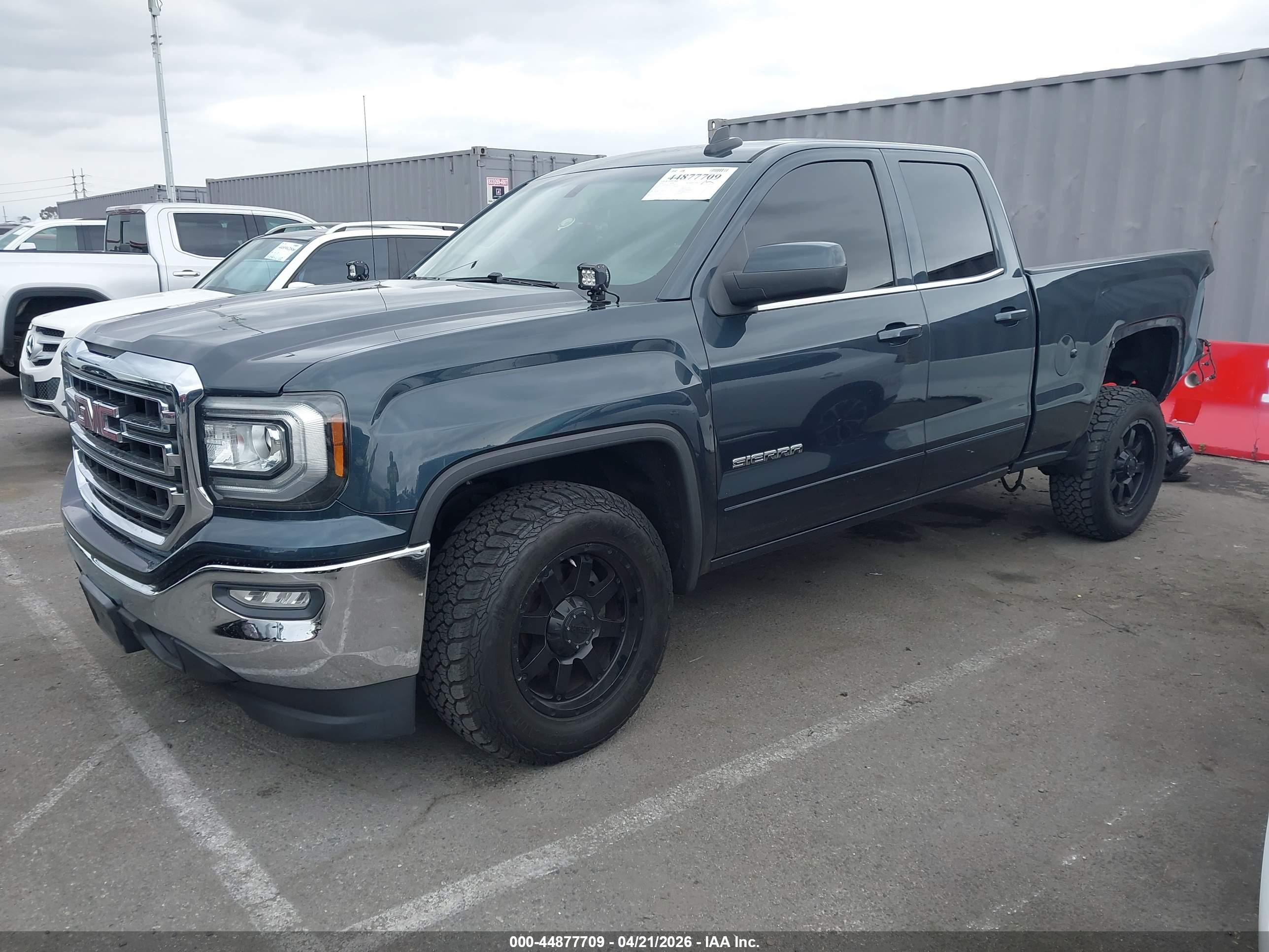 GMC SIERRA image 2
