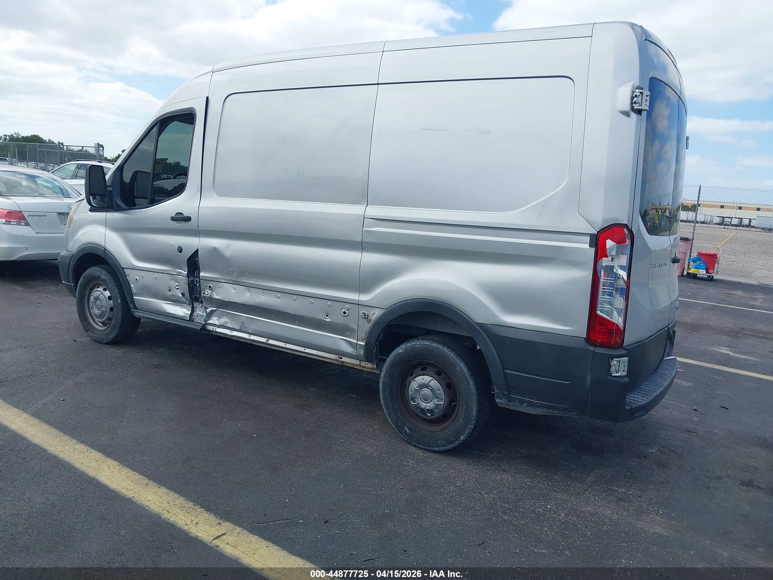 FORD TRANSIT-250 image 3