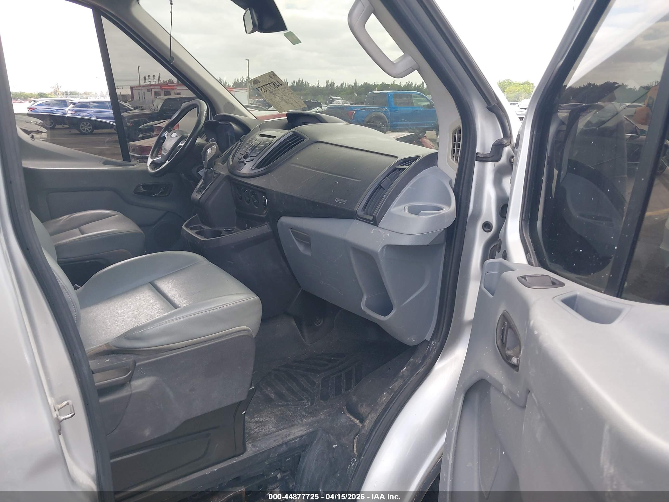 FORD TRANSIT-250 image 5