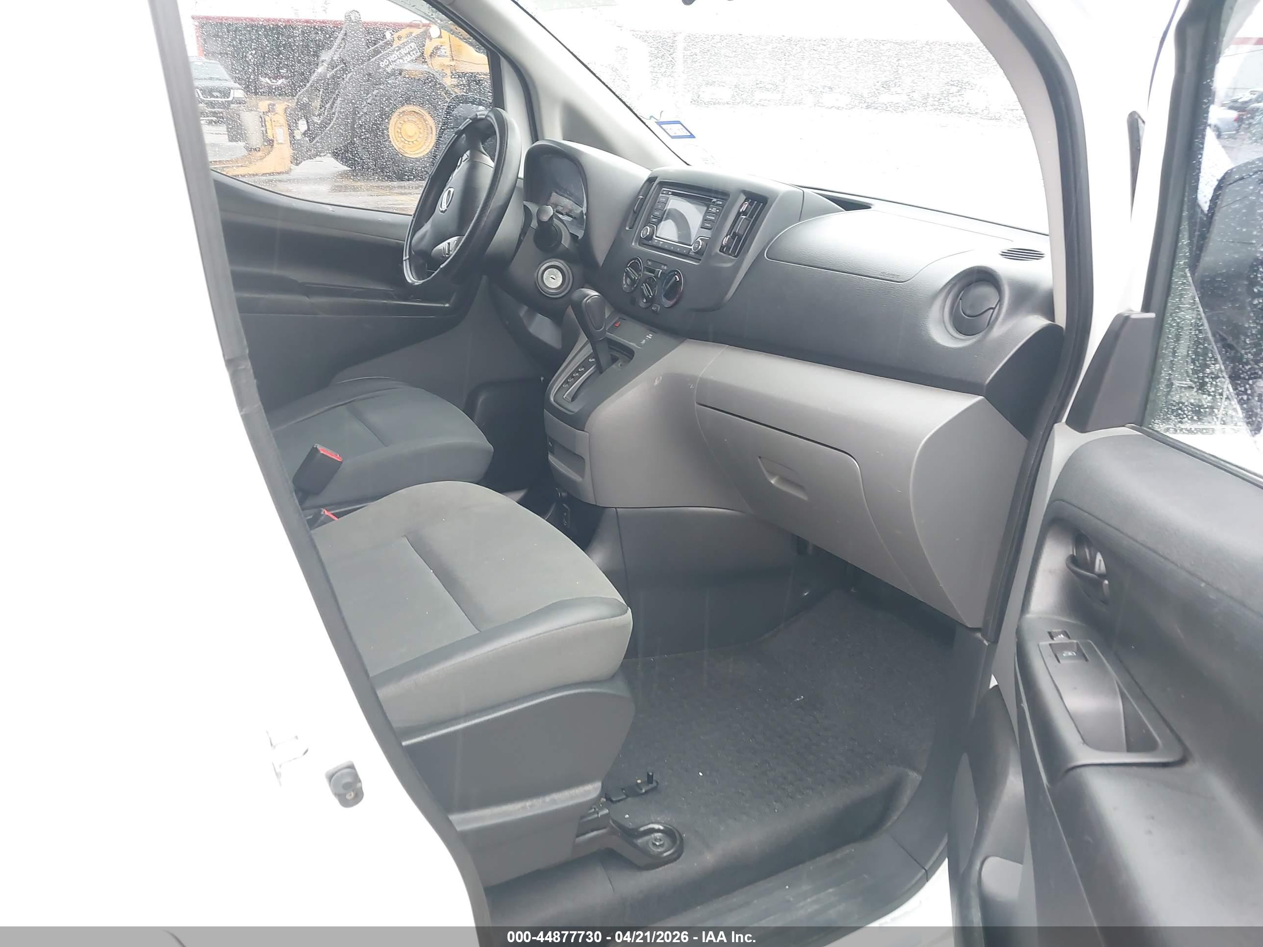 NISSAN NV200 image 5