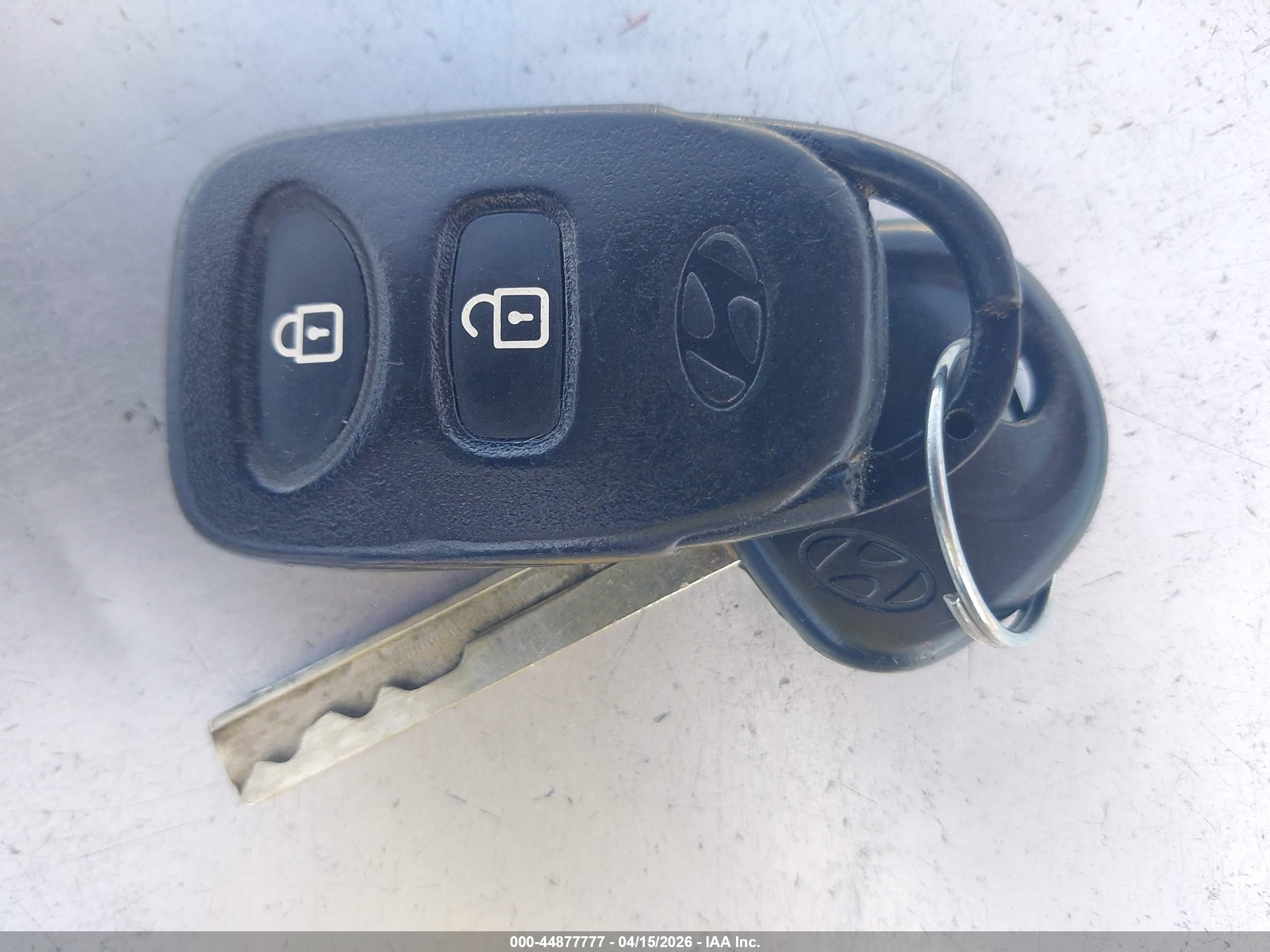 HYUNDAI ACCENT image 11
