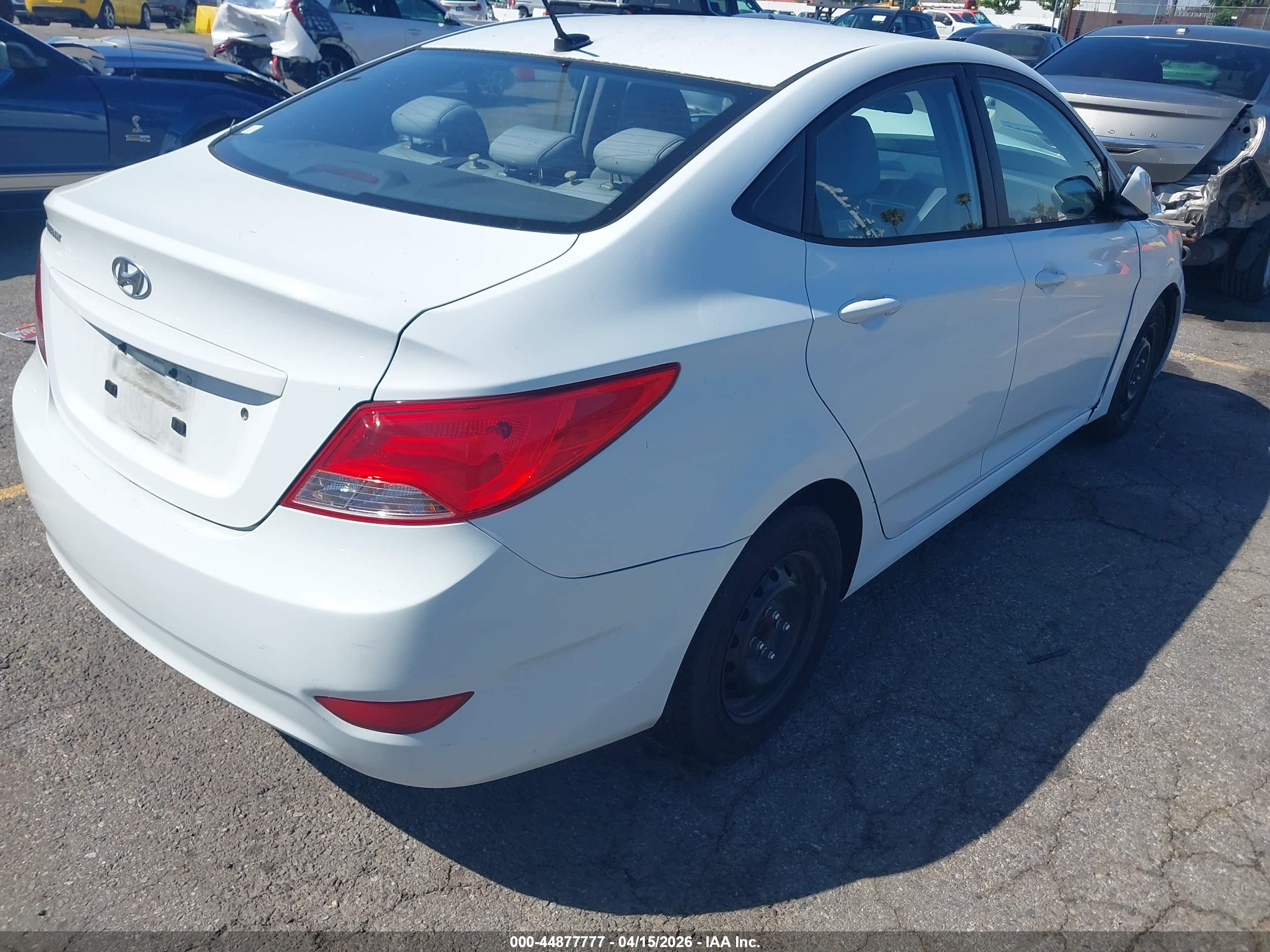 HYUNDAI ACCENT image 4