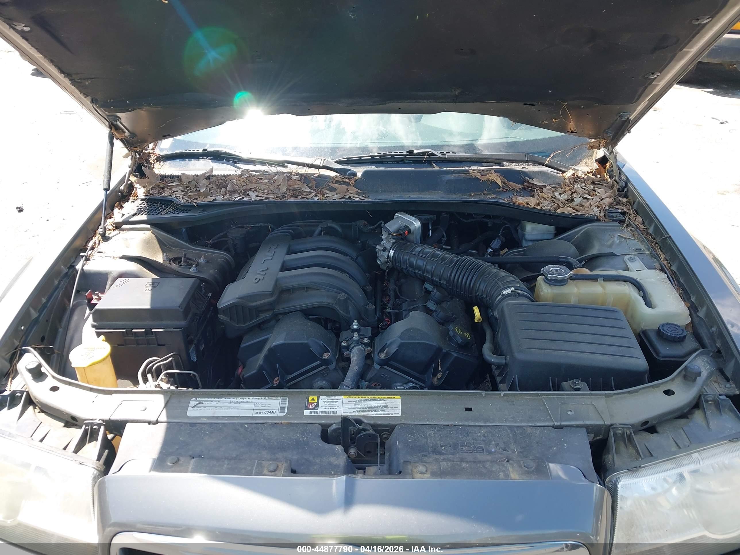 CHRYSLER 300 image 10