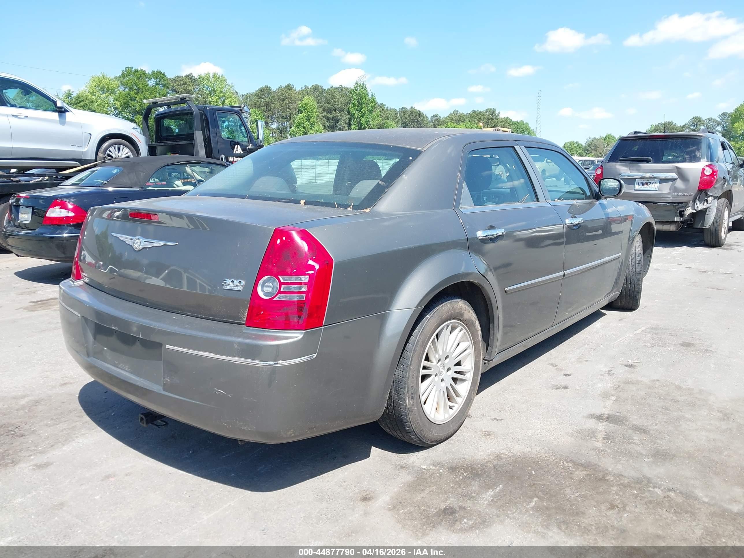 CHRYSLER 300 image 4
