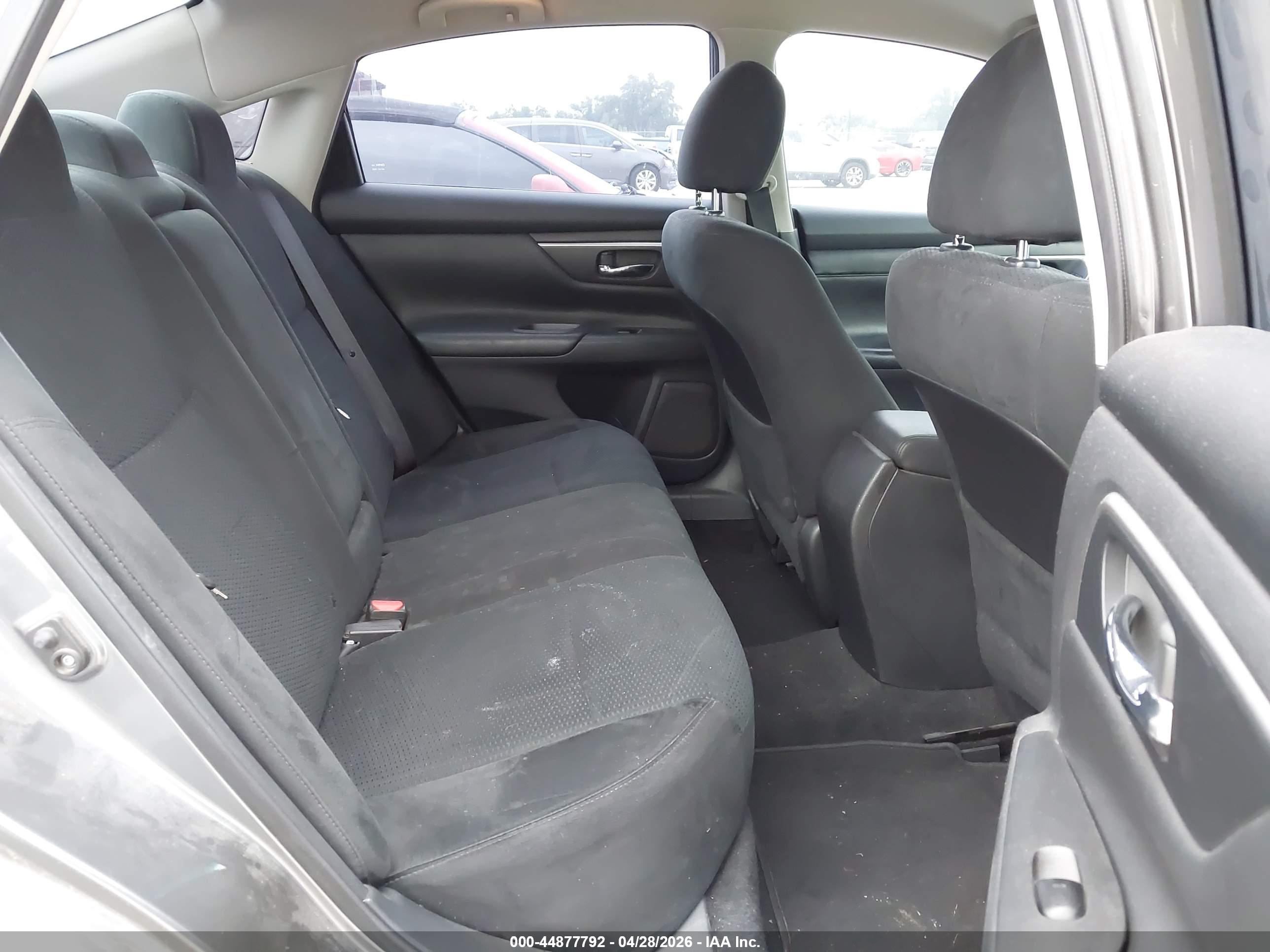 NISSAN ALTIMA image 8
