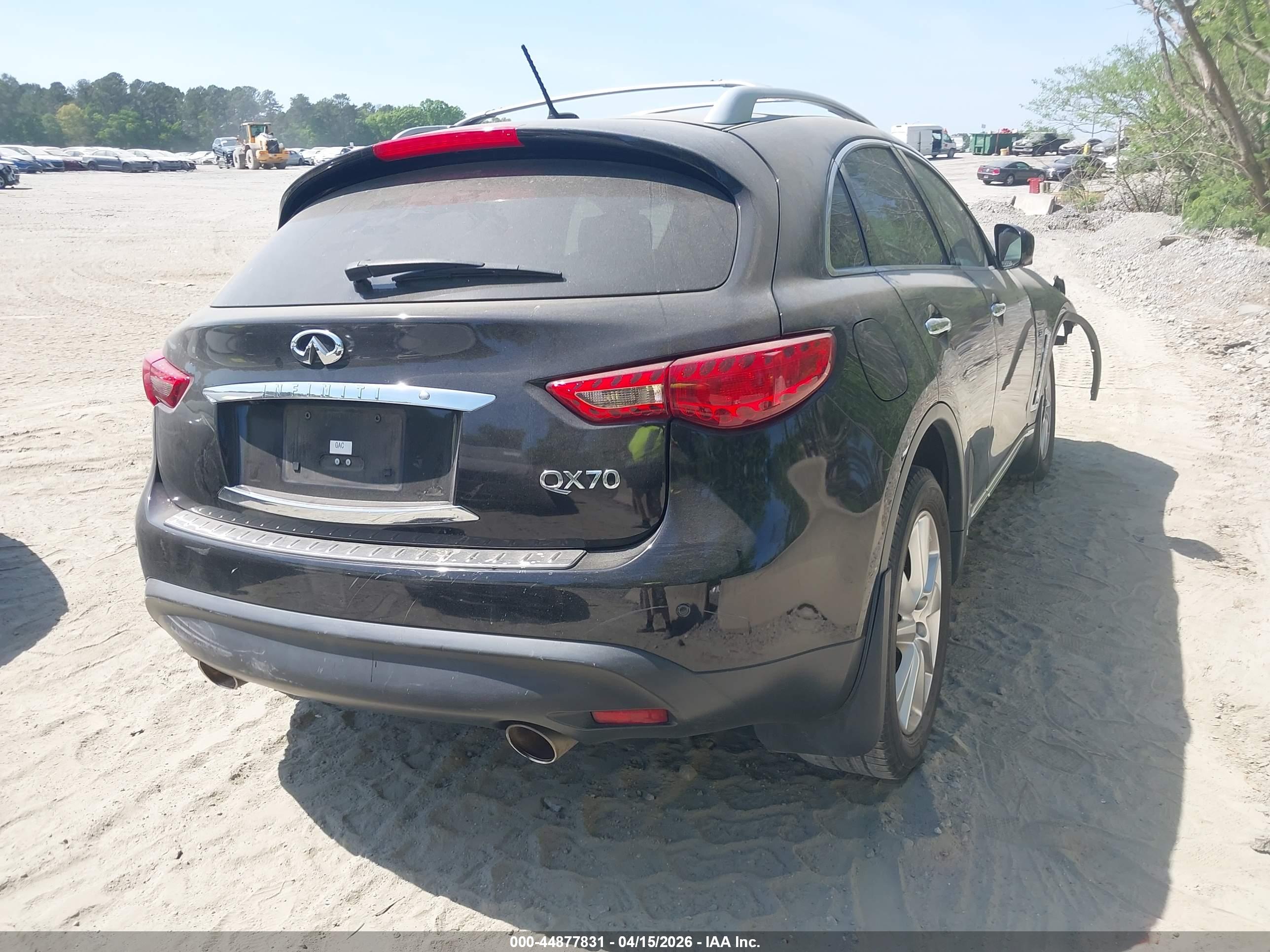 INFINITI QX70 image 4