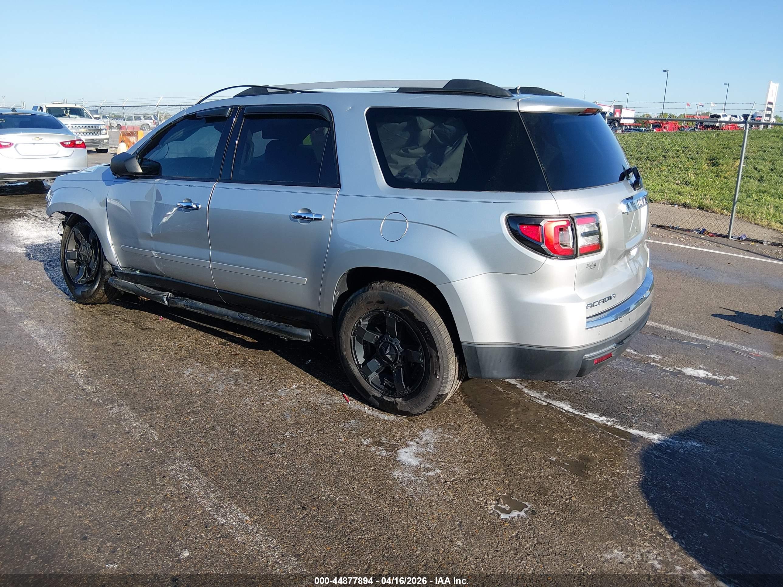 GMC ACADIA image 3