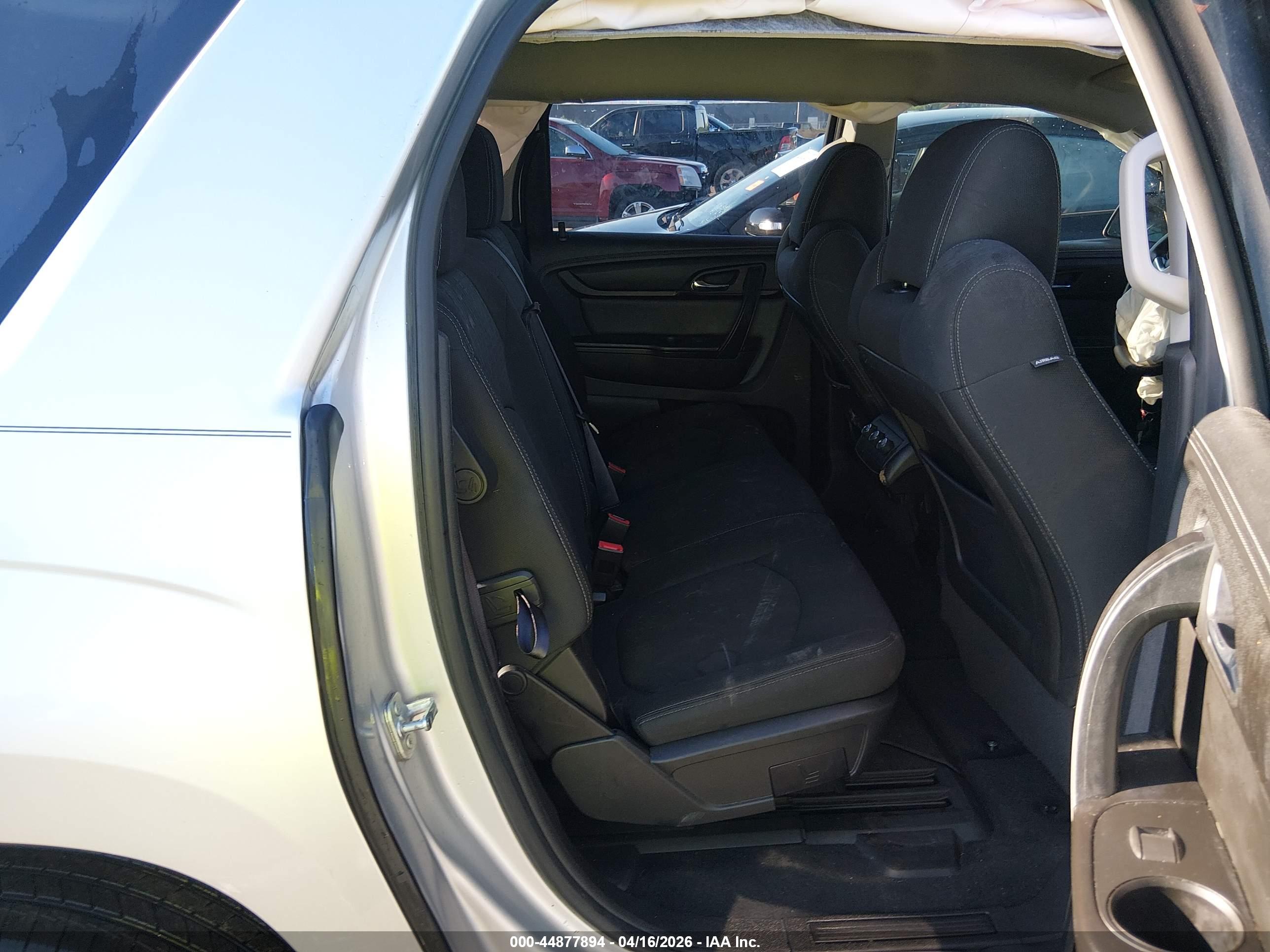 GMC ACADIA image 8